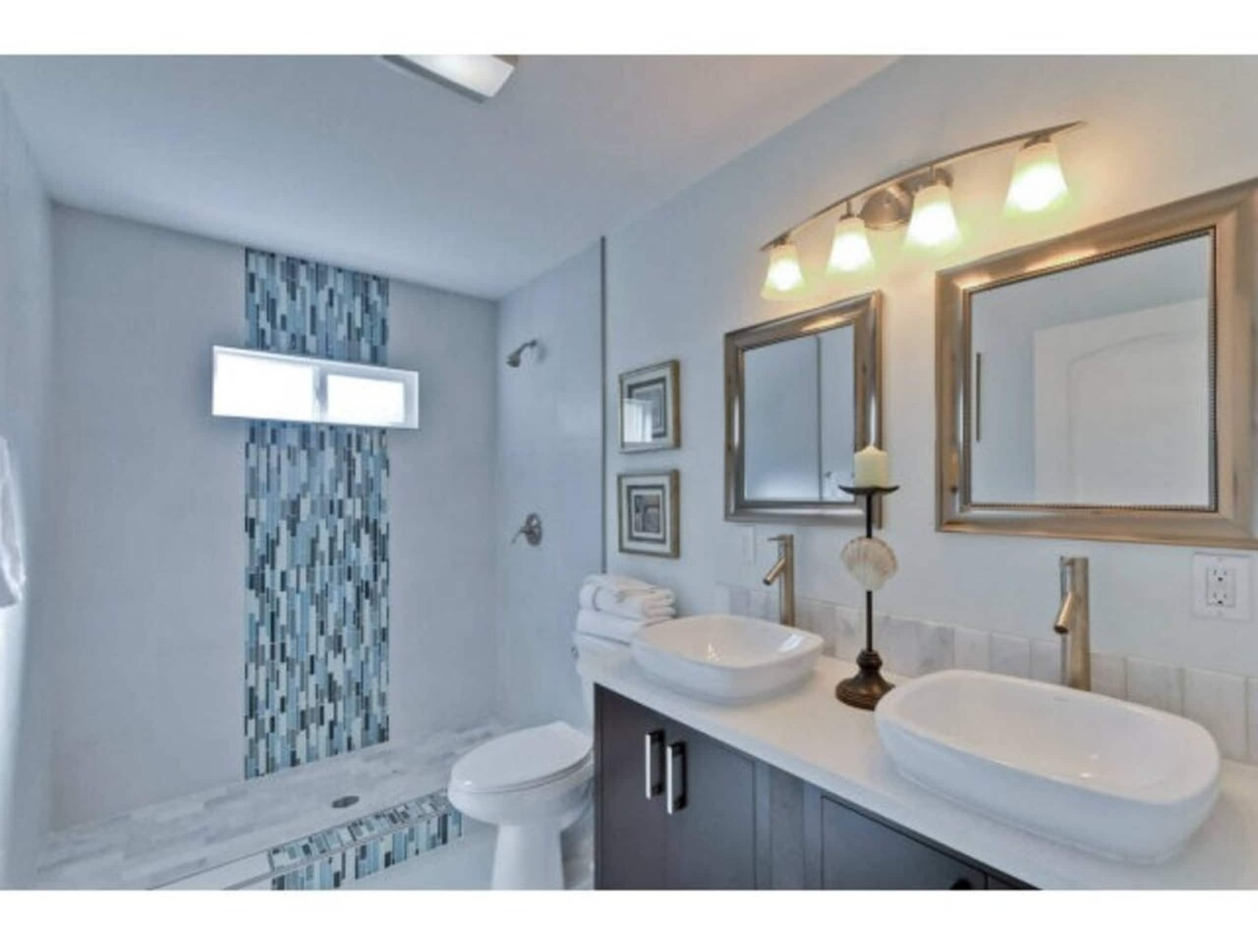 Bright & Cheery 3Bd 2Bath Easy Walk to Downtown - Photo 9
