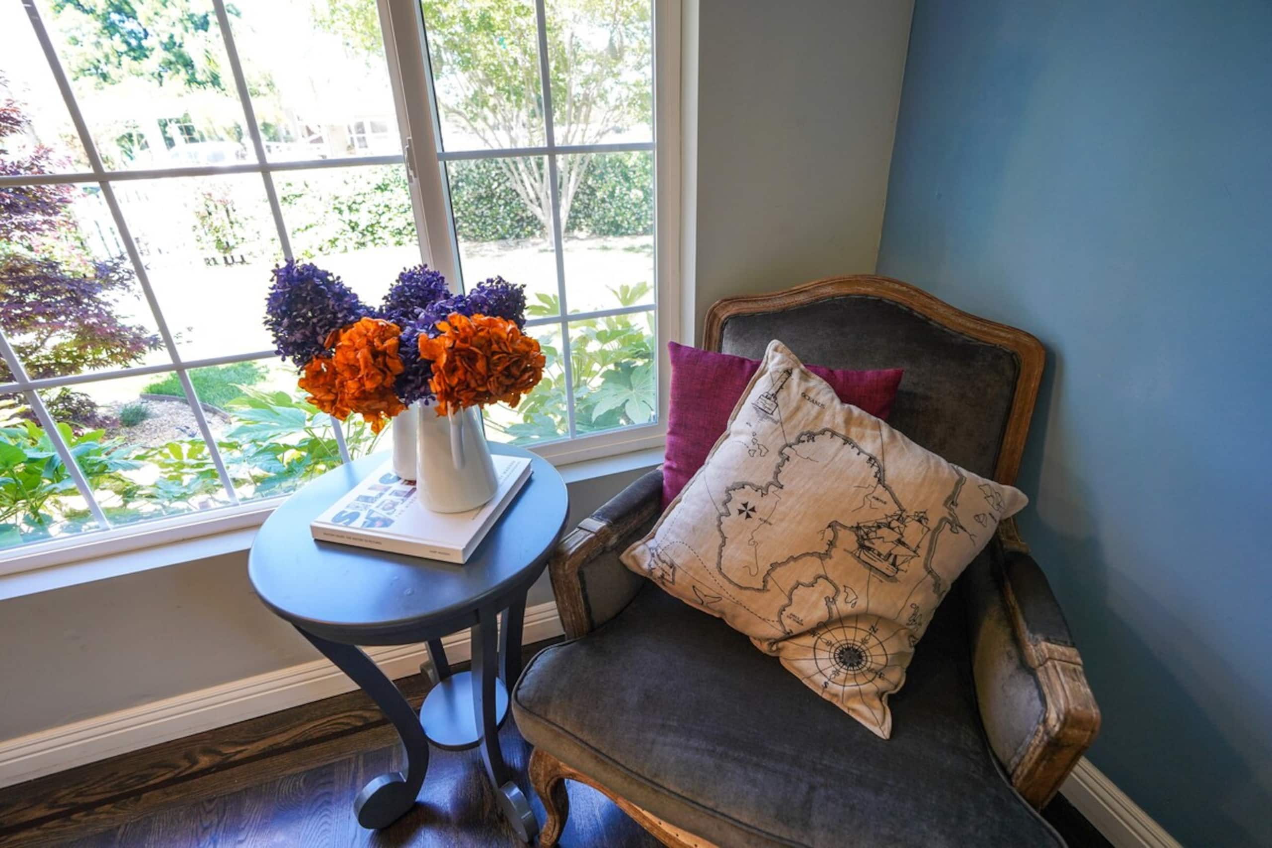 Bright & Cheery 3Bd 2Bath Easy Walk to Downtown - Photo 6
