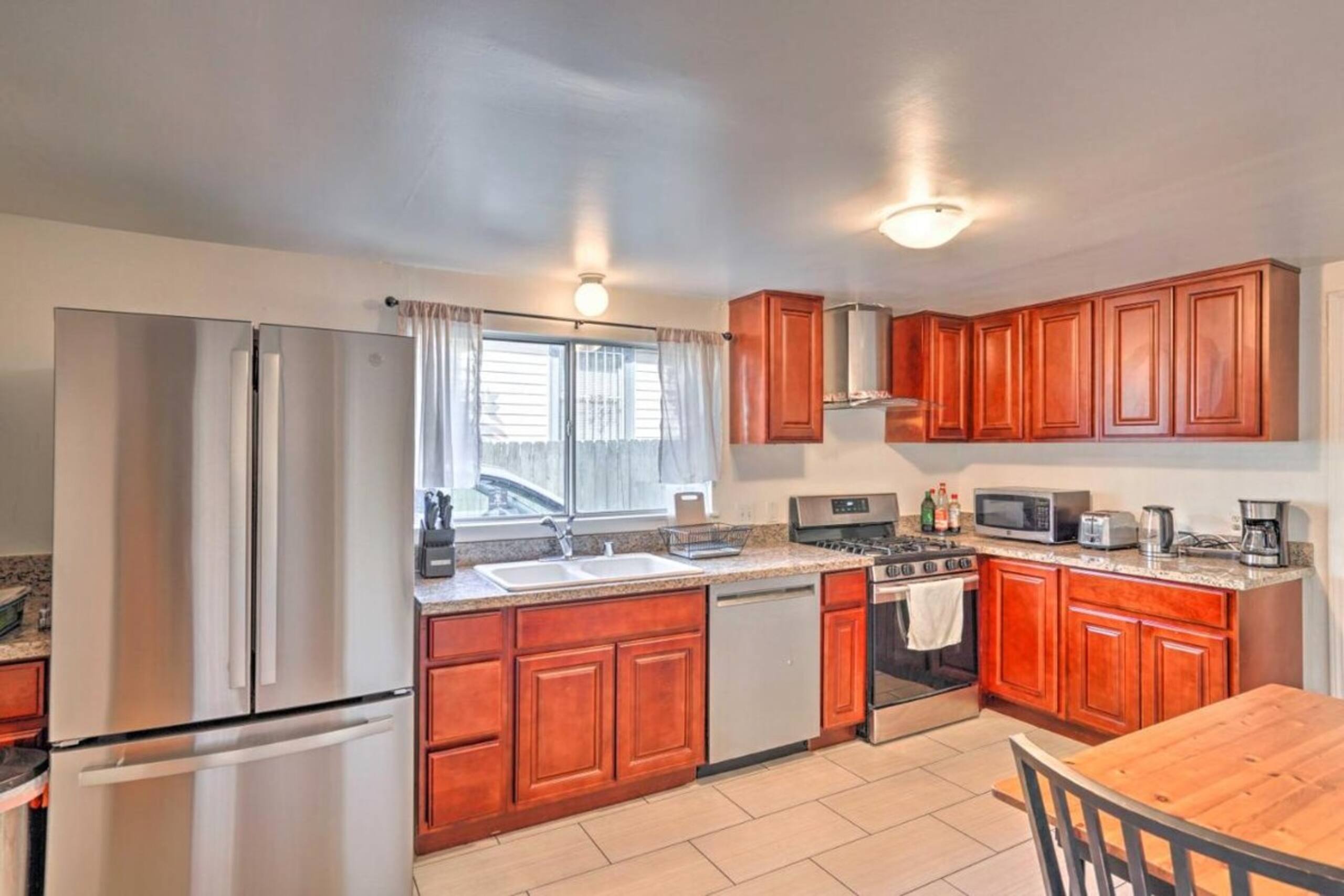 Diamond Laurel Nice 6br3ba house 10bed parkings - Photo 3
