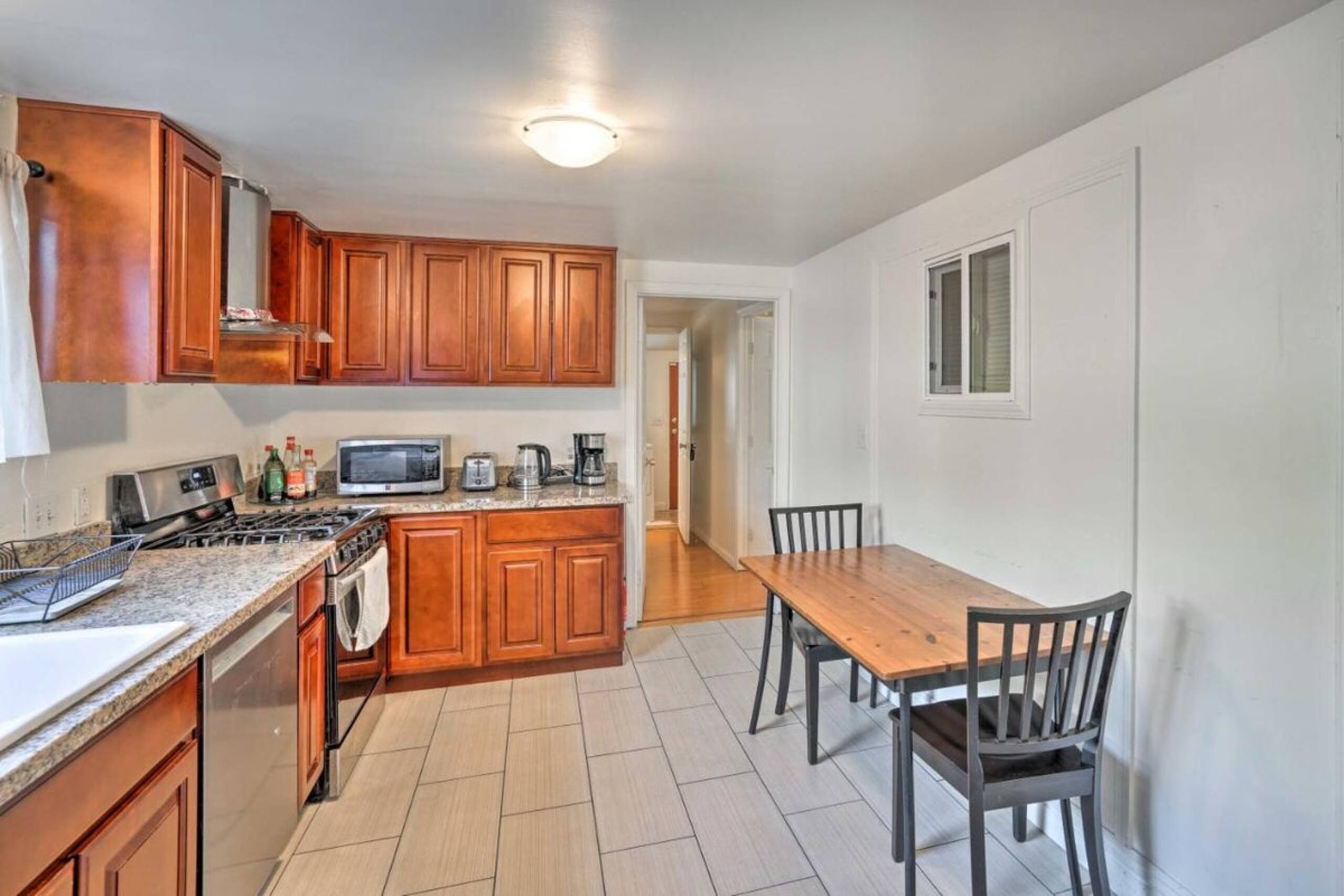 Diamond Laurel Nice 6br3ba house 10bed parkings - Photo 2