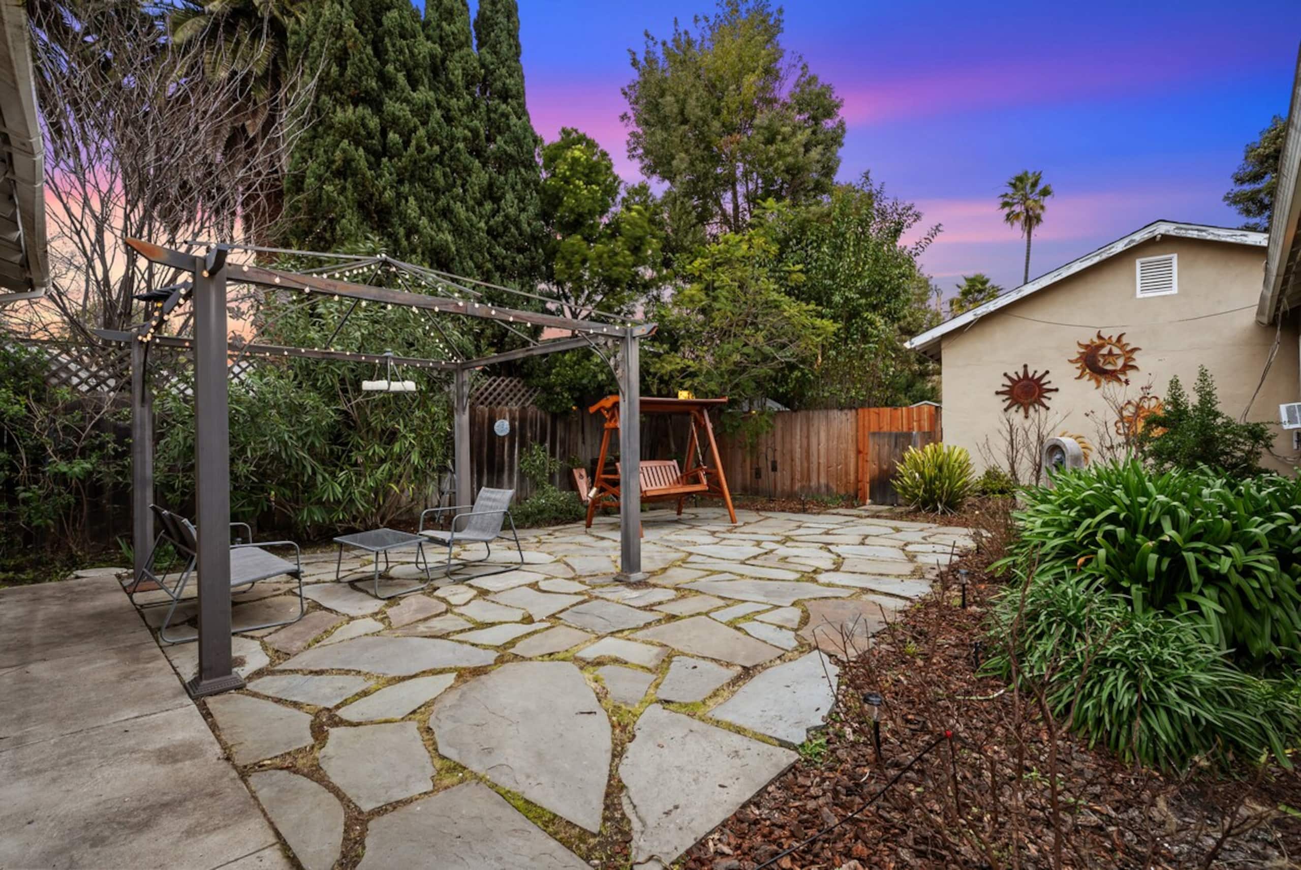 Charming Home w/ orange backyard in Redwood City - Photo 72