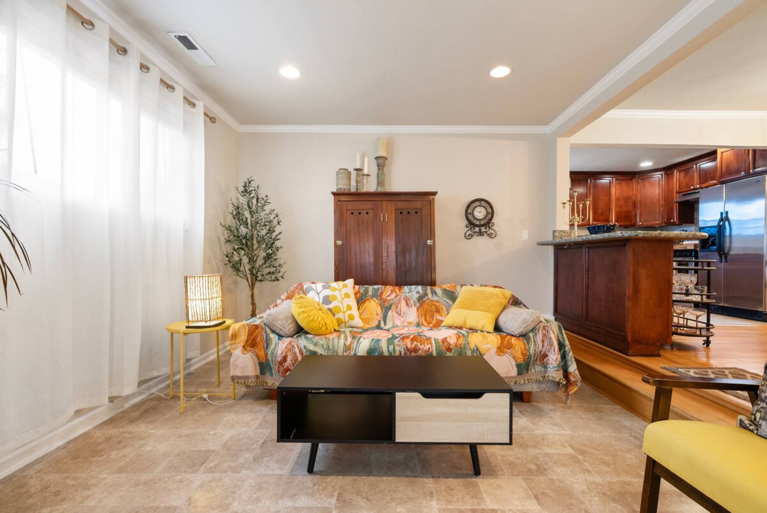 Charming Home w/ orange backyard in Redwood City - Photo 14