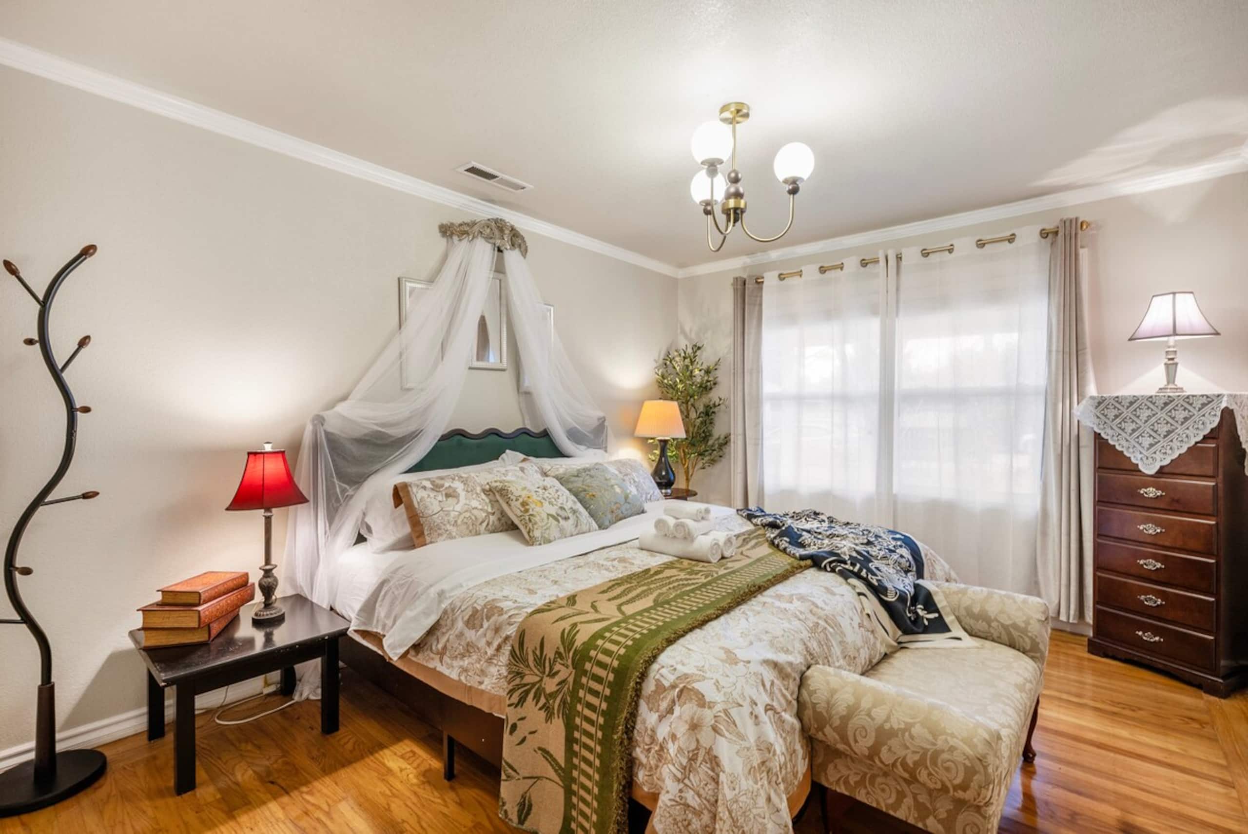 Charming Home w/ orange backyard in Redwood City - Photo 39