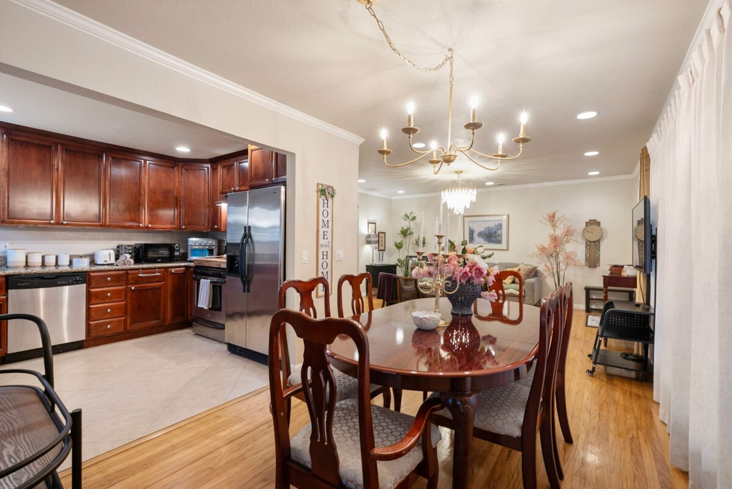 Charming Home w/ orange backyard in Redwood City - Photo 35