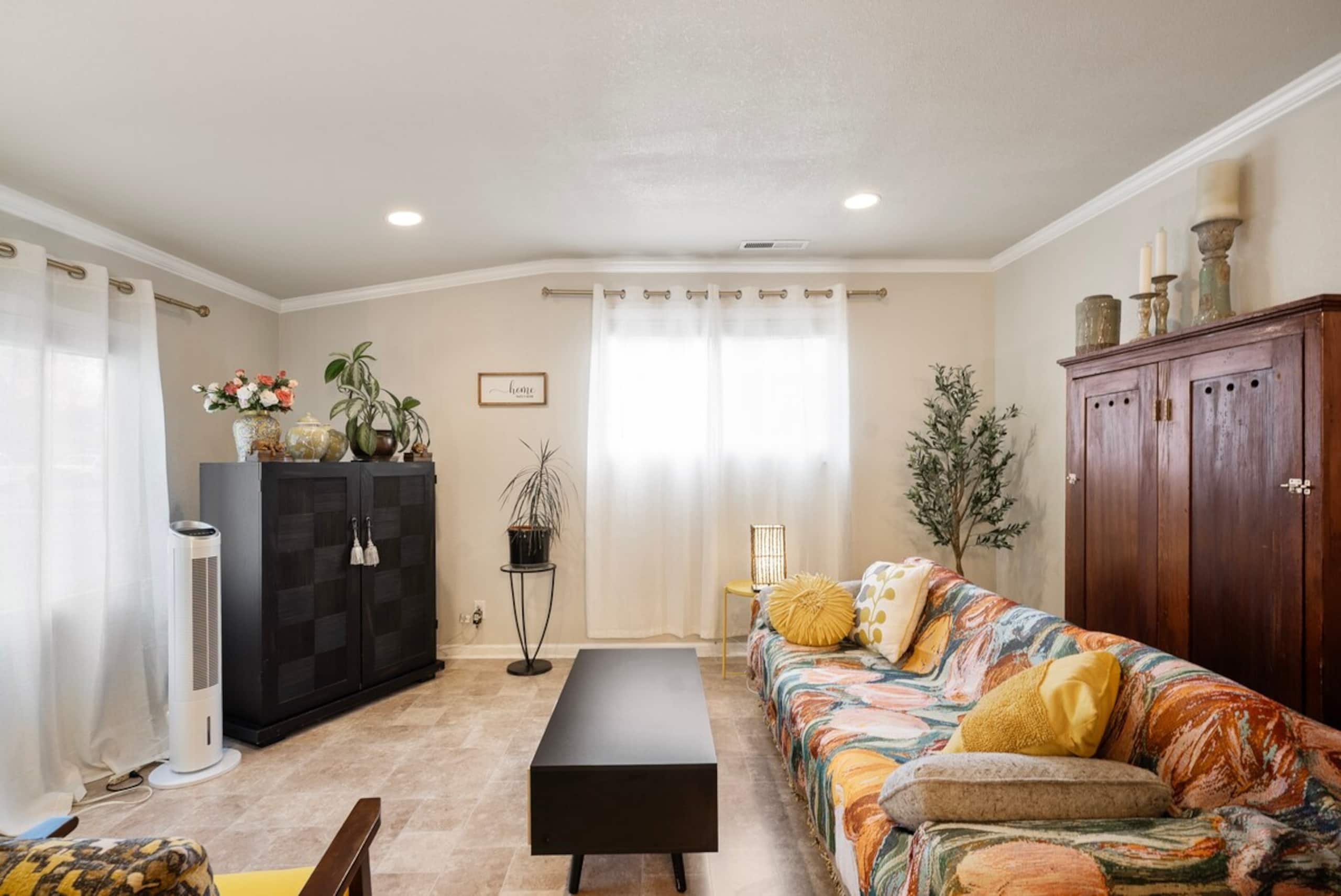 Charming Home w/ orange backyard in Redwood City - Photo 12