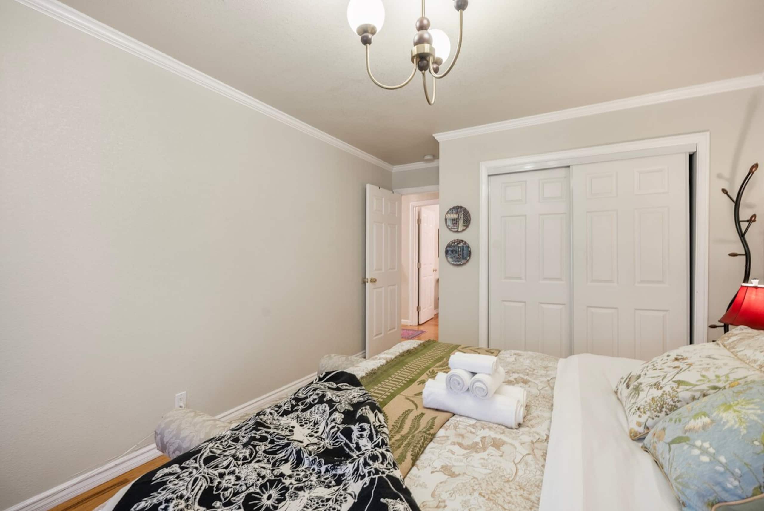 Charming Home w/ orange backyard in Redwood City - Photo 45