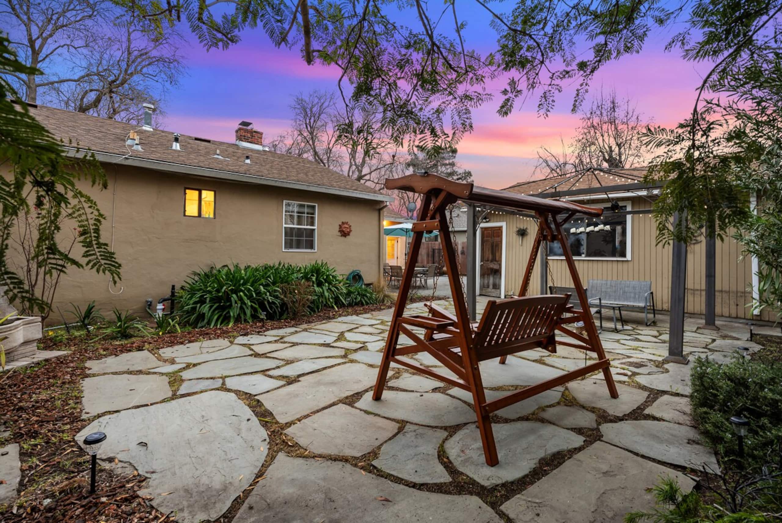 Charming Home w/ orange backyard in Redwood City - Photo 67