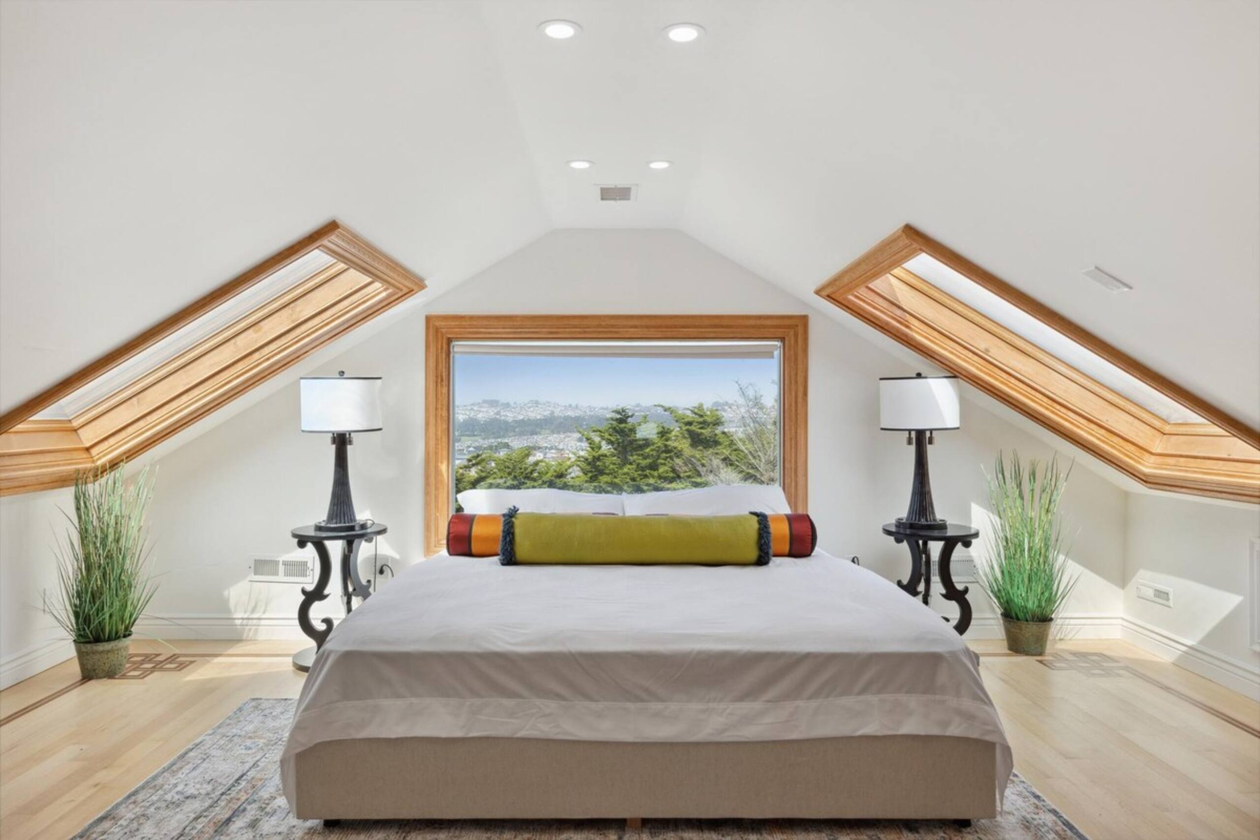 Oceanview Luxury, Hot Tub & Game Room, Near SF - Photo 43