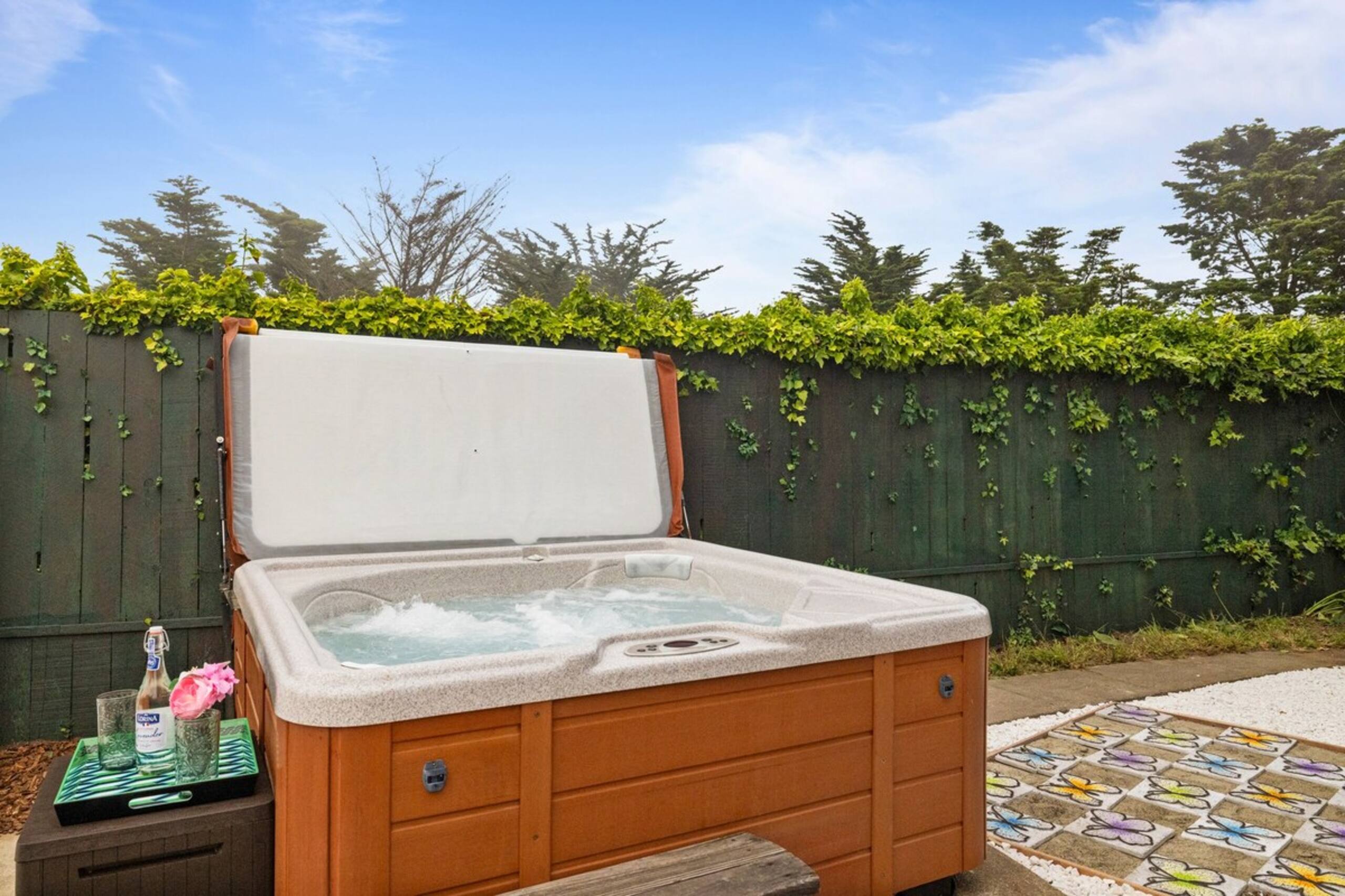 Oceanview Luxury, Hot Tub & Game Room, Near SF - Photo 5