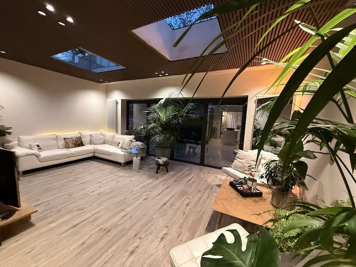 Detached House | Near Az | Please Read Description - Macclesfield, UK