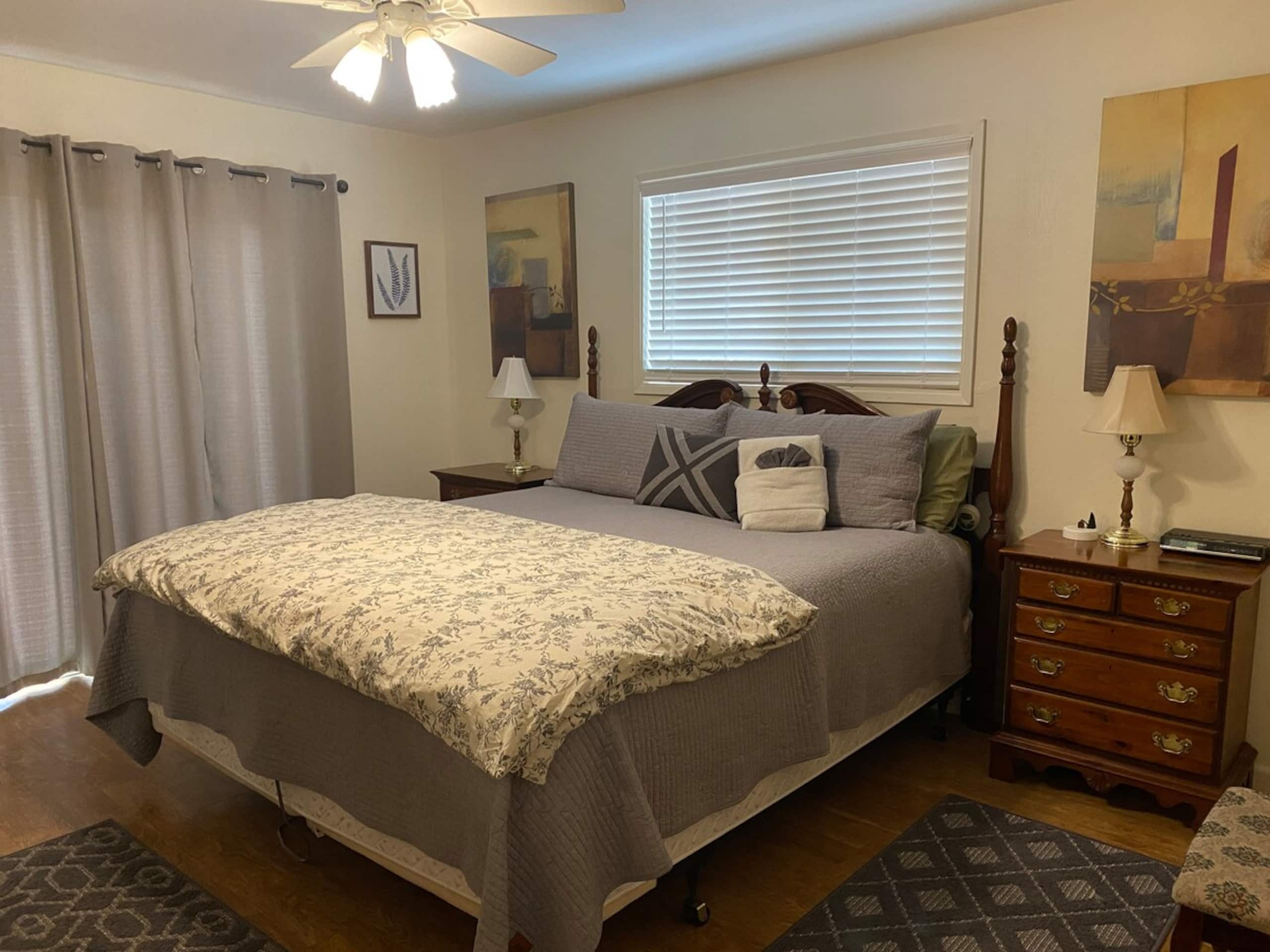 Spacious, Affordable, Pet Friendly House With Spa - Photo 11