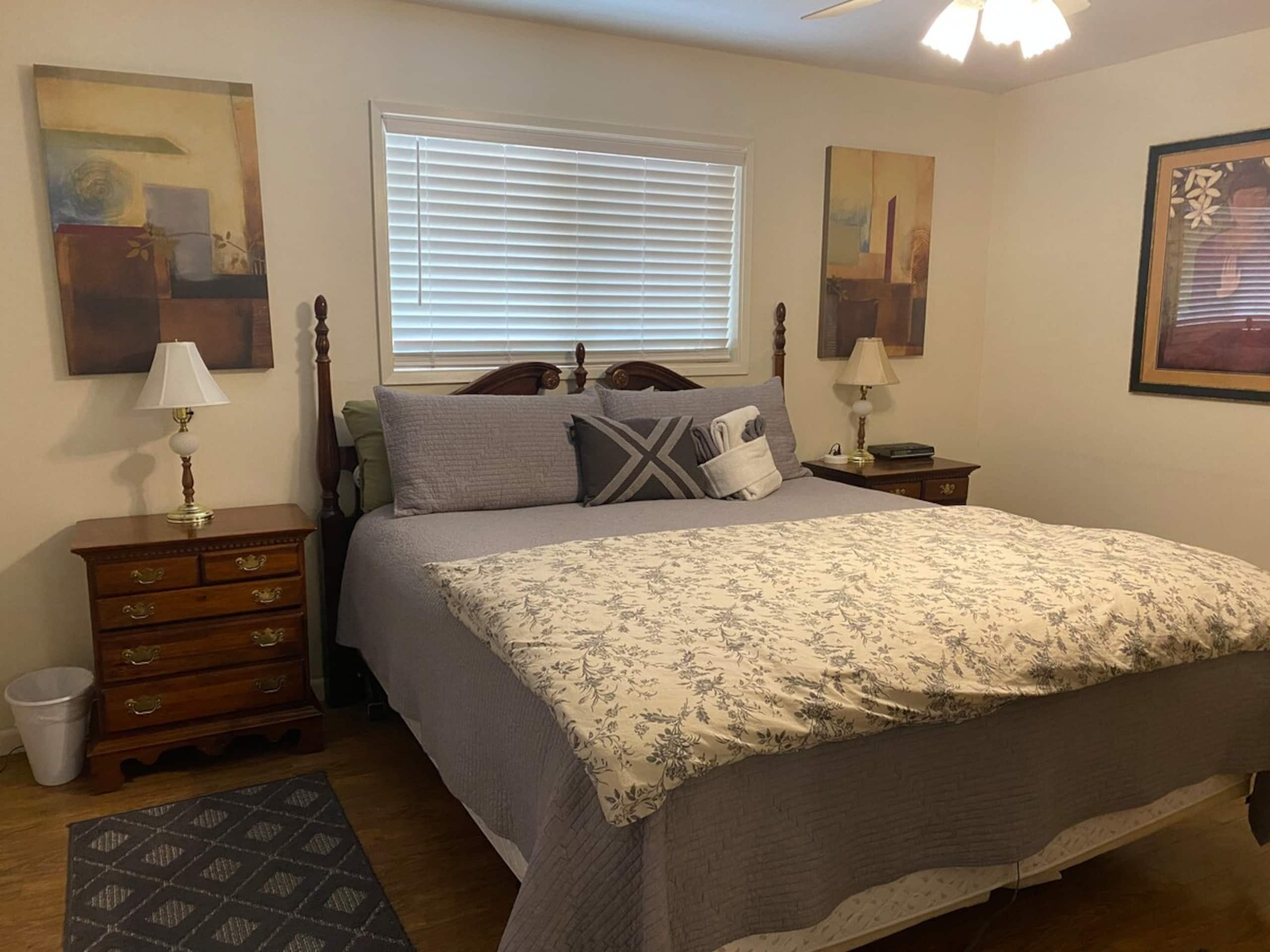 Spacious, Affordable, Pet Friendly House With Spa - Photo 7