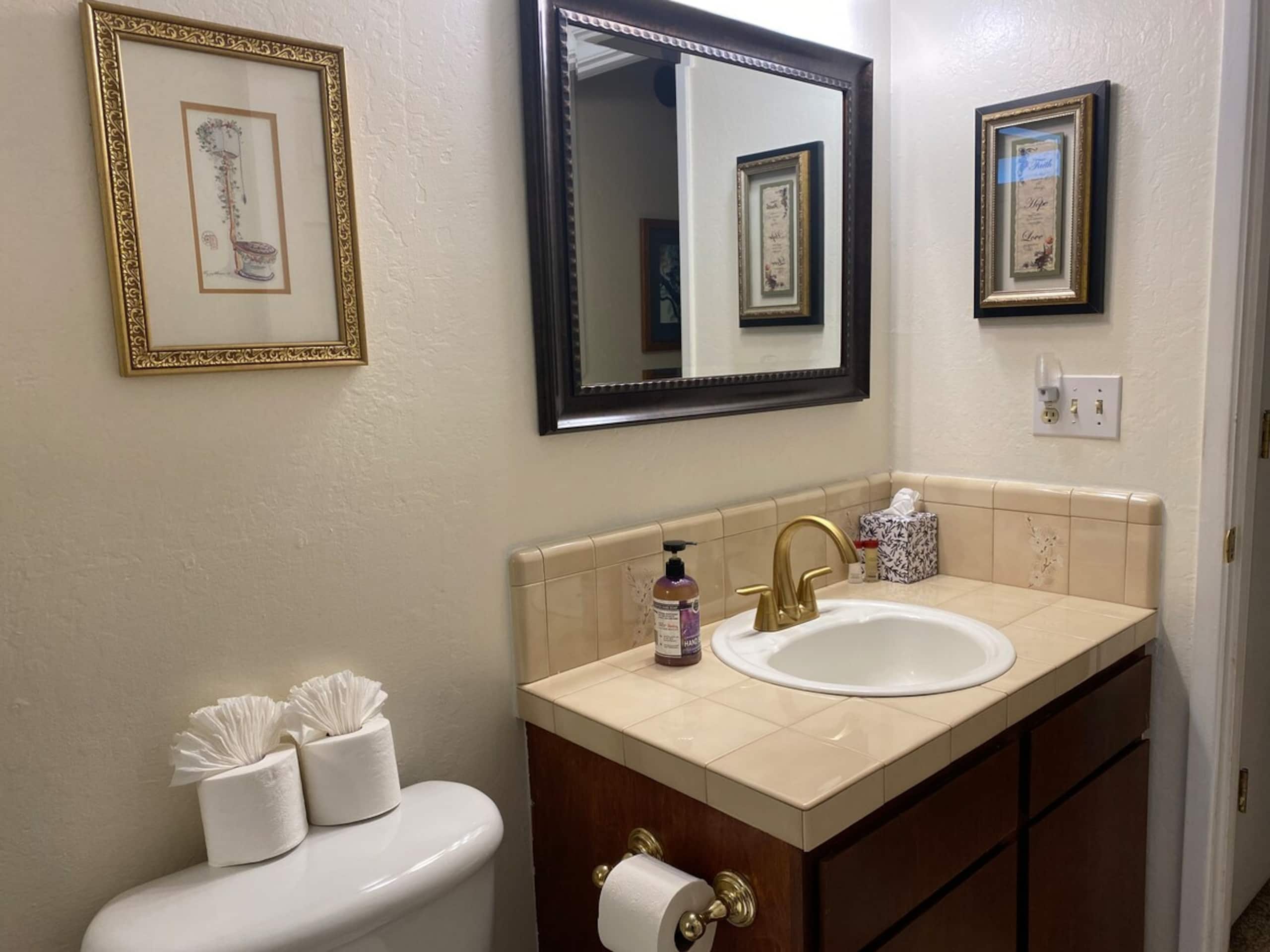 Spacious, Affordable, Pet Friendly House With Spa - Photo 18