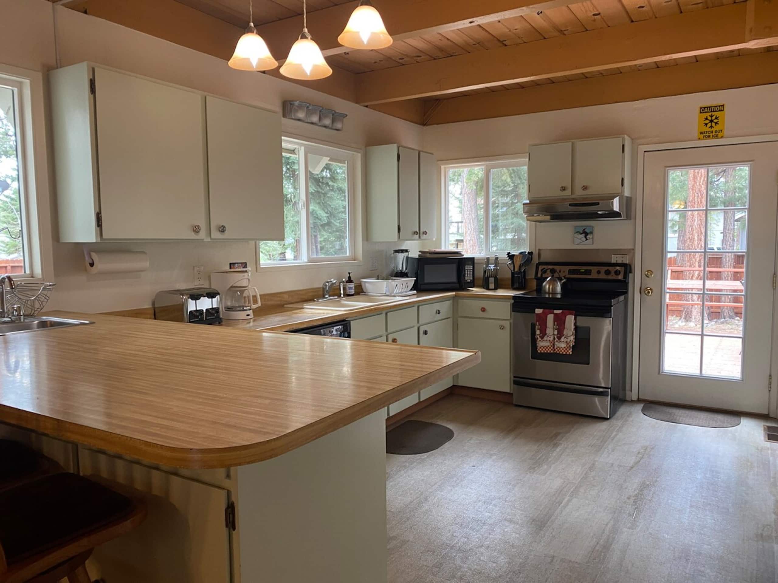 Spacious, Affordable, Pet Friendly House With Spa - Photo 6