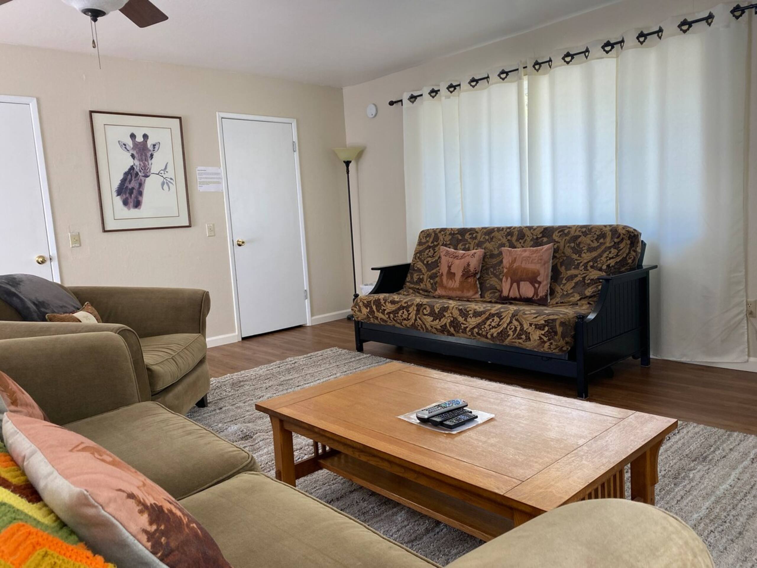 Spacious, Affordable, Pet Friendly House With Spa - Photo 25