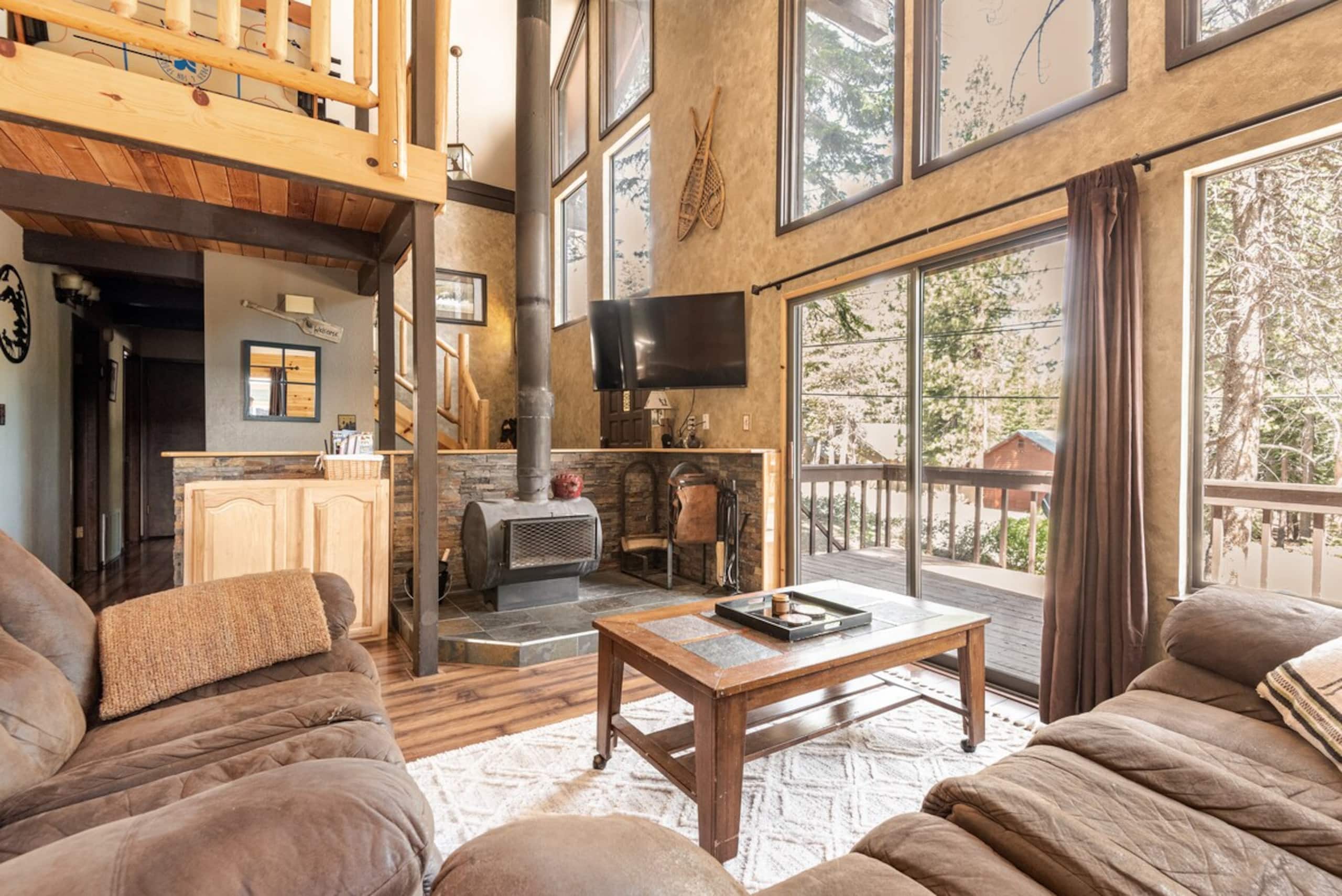 Truckee Adventure Cabin near Resorts + Restaurants - Photo 6