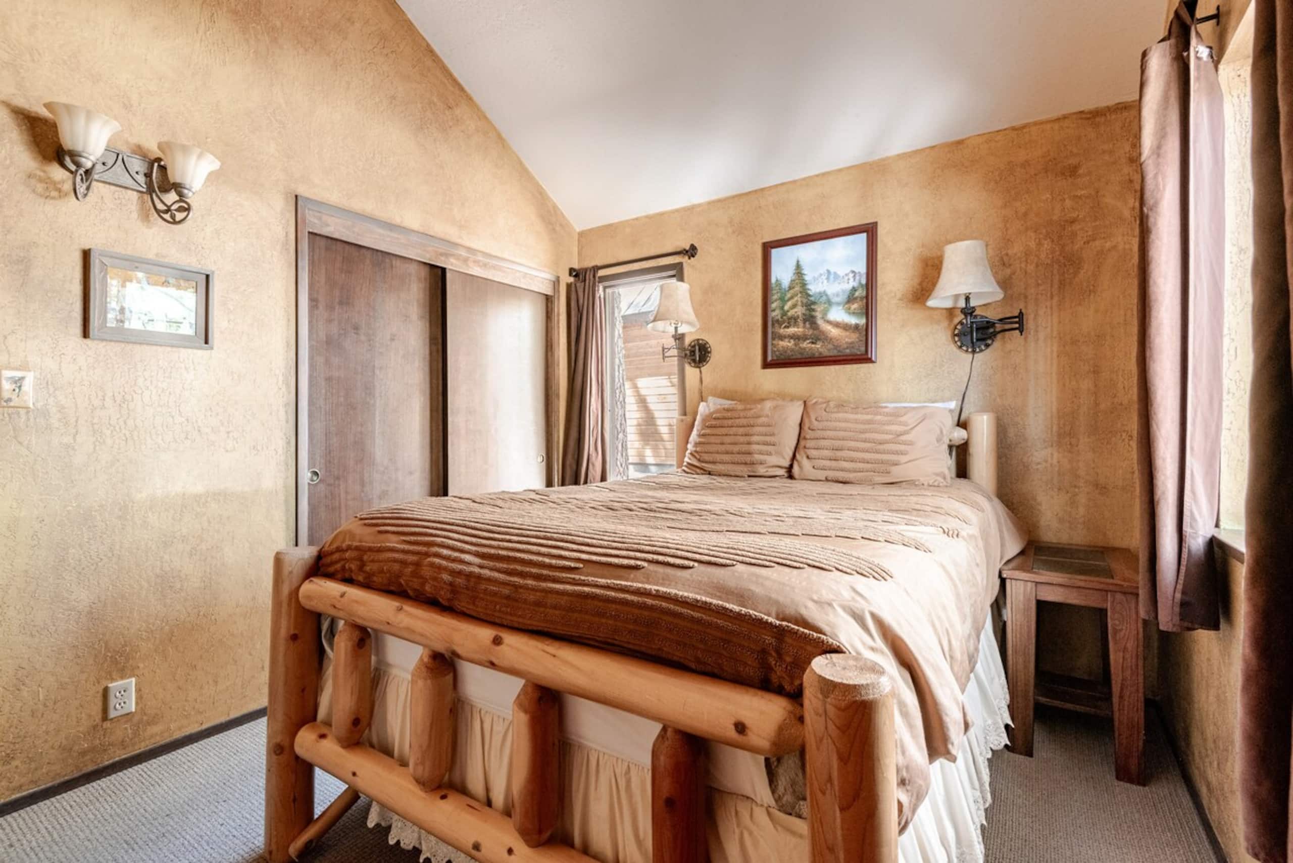 Truckee Adventure Cabin near Resorts + Restaurants - Photo 19