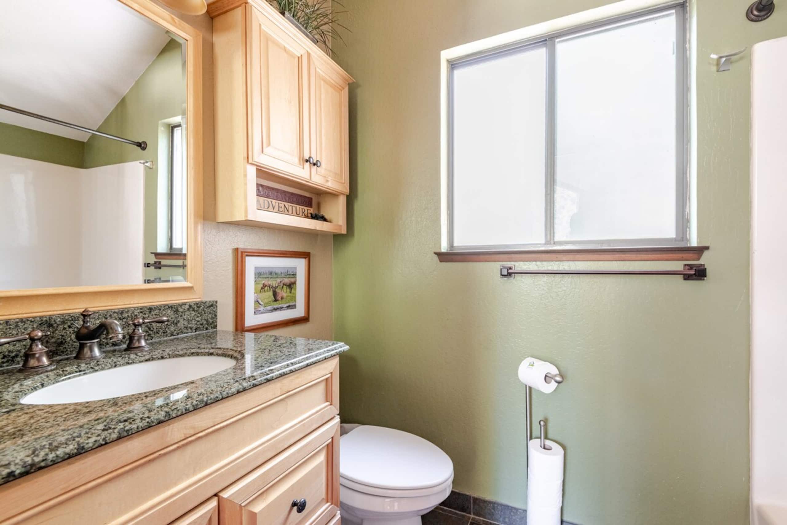 Truckee Adventure Cabin near Resorts + Restaurants - Photo 39