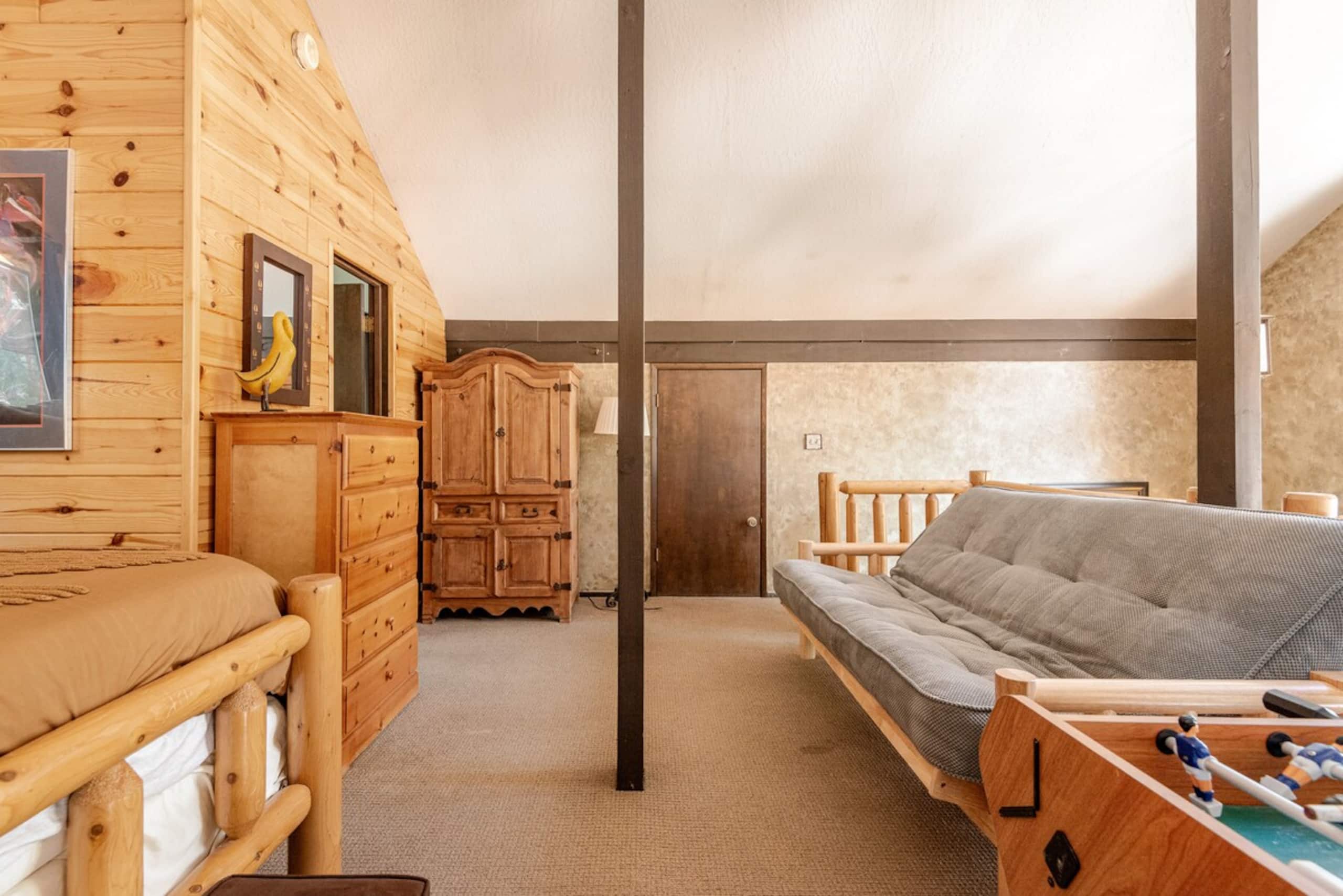 Truckee Adventure Cabin near Resorts + Restaurants - Photo 31
