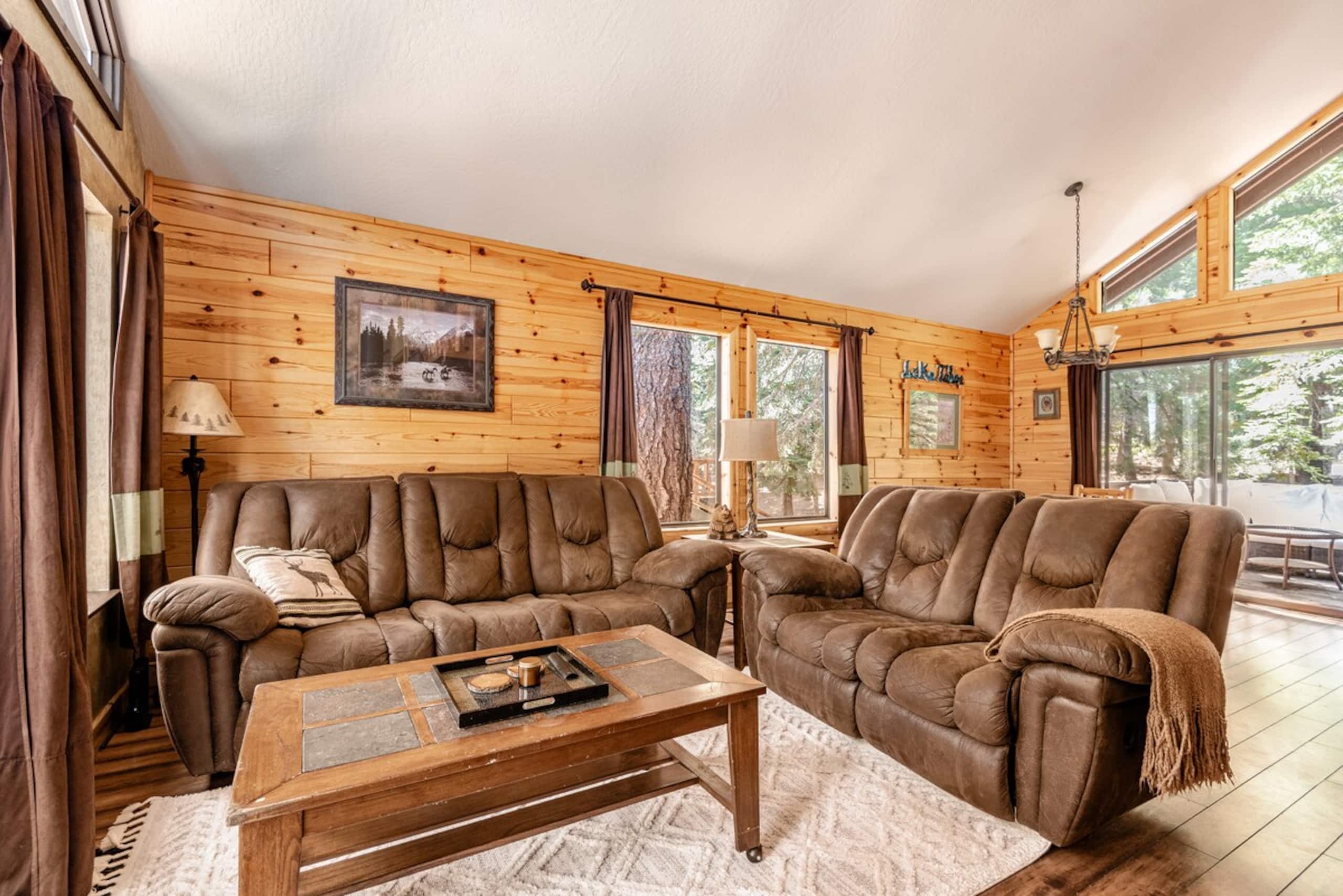 Truckee Adventure Cabin near Resorts + Restaurants - Photo 3