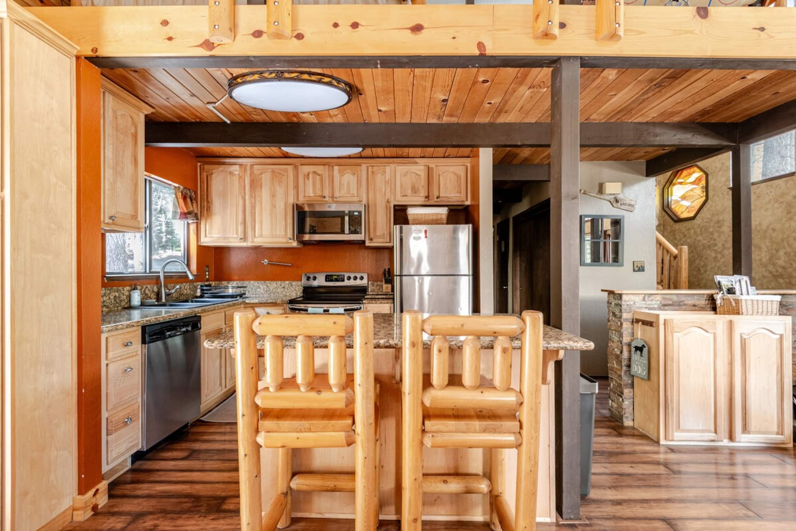 Truckee Adventure Cabin near Resorts + Restaurants - Photo 9