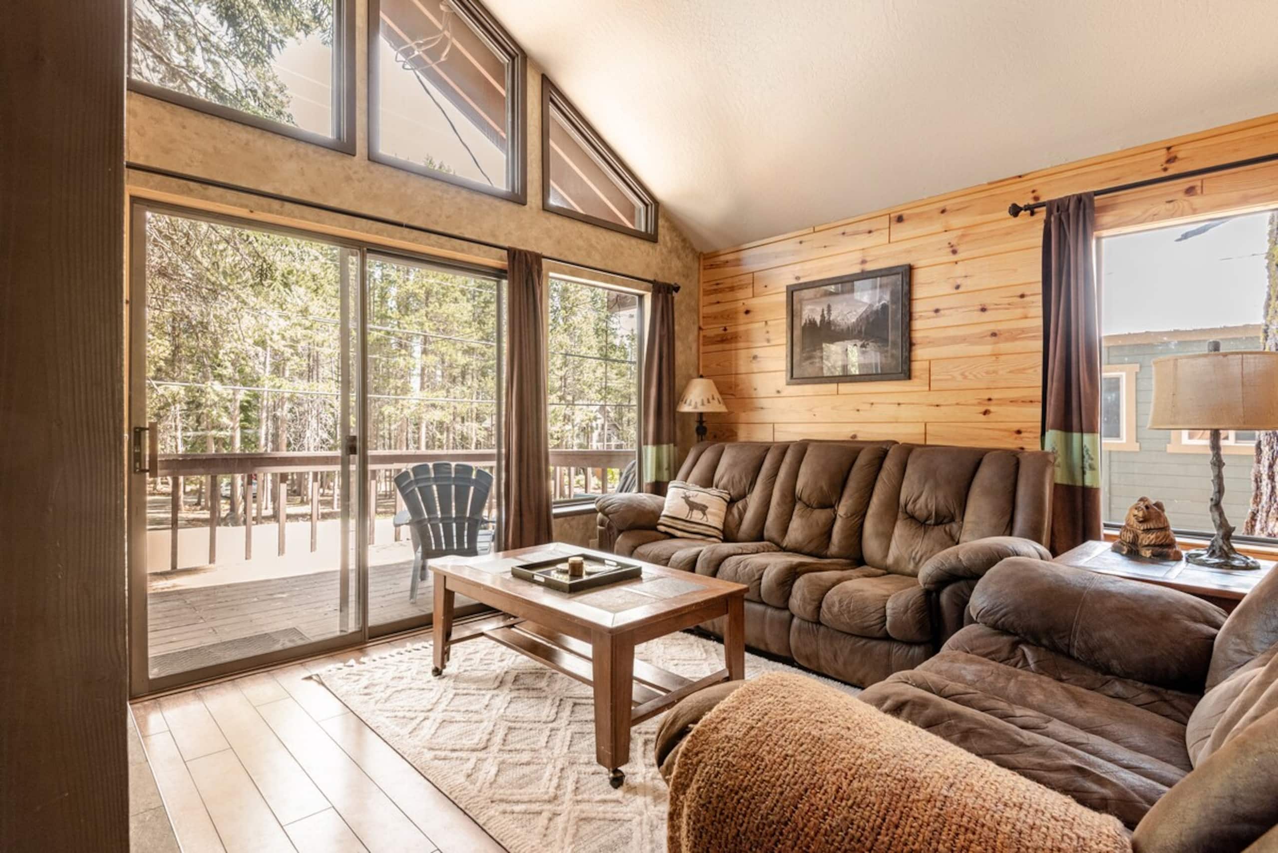 Truckee Adventure Cabin near Resorts + Restaurants - Photo 5