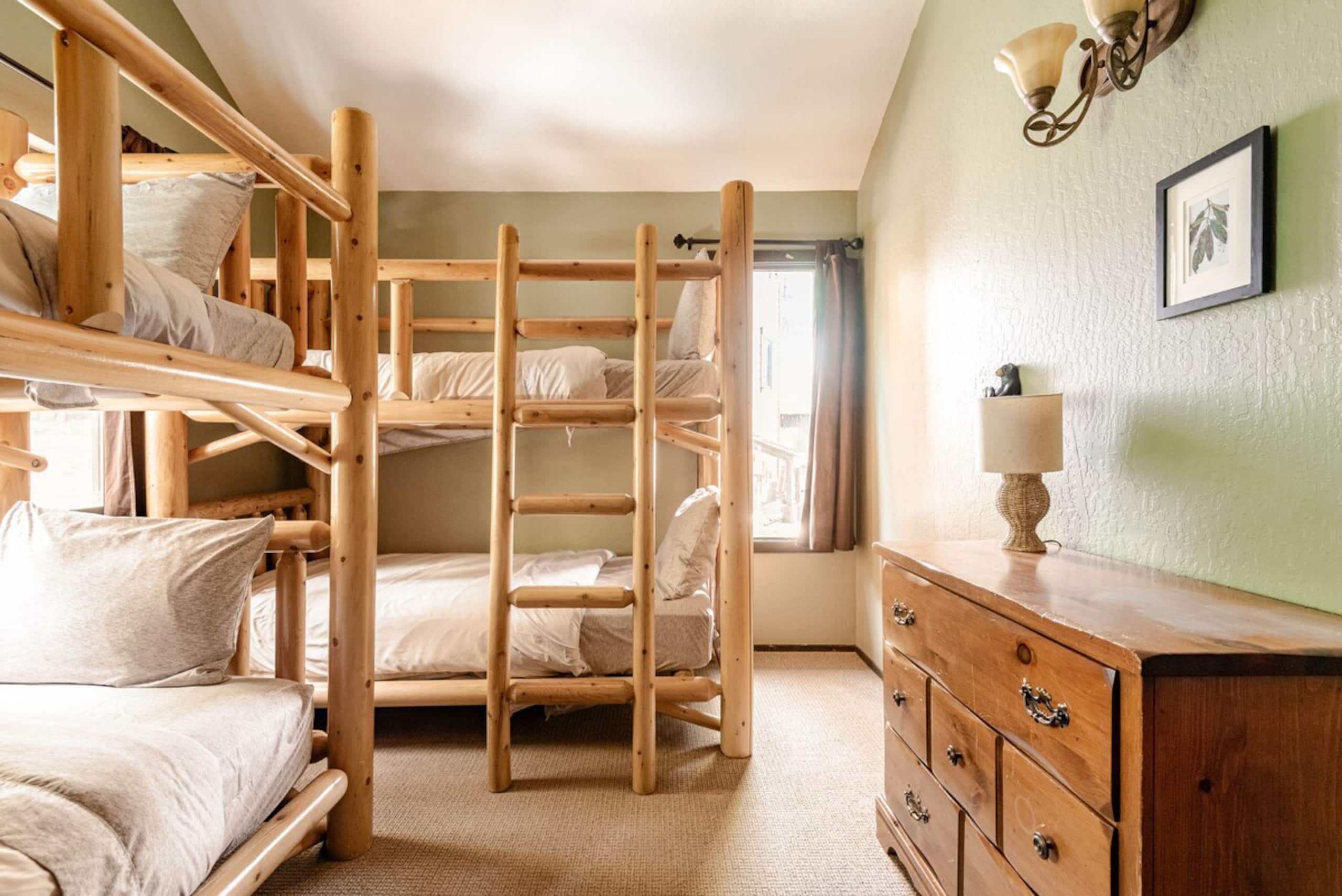Truckee Adventure Cabin near Resorts + Restaurants - Photo 24