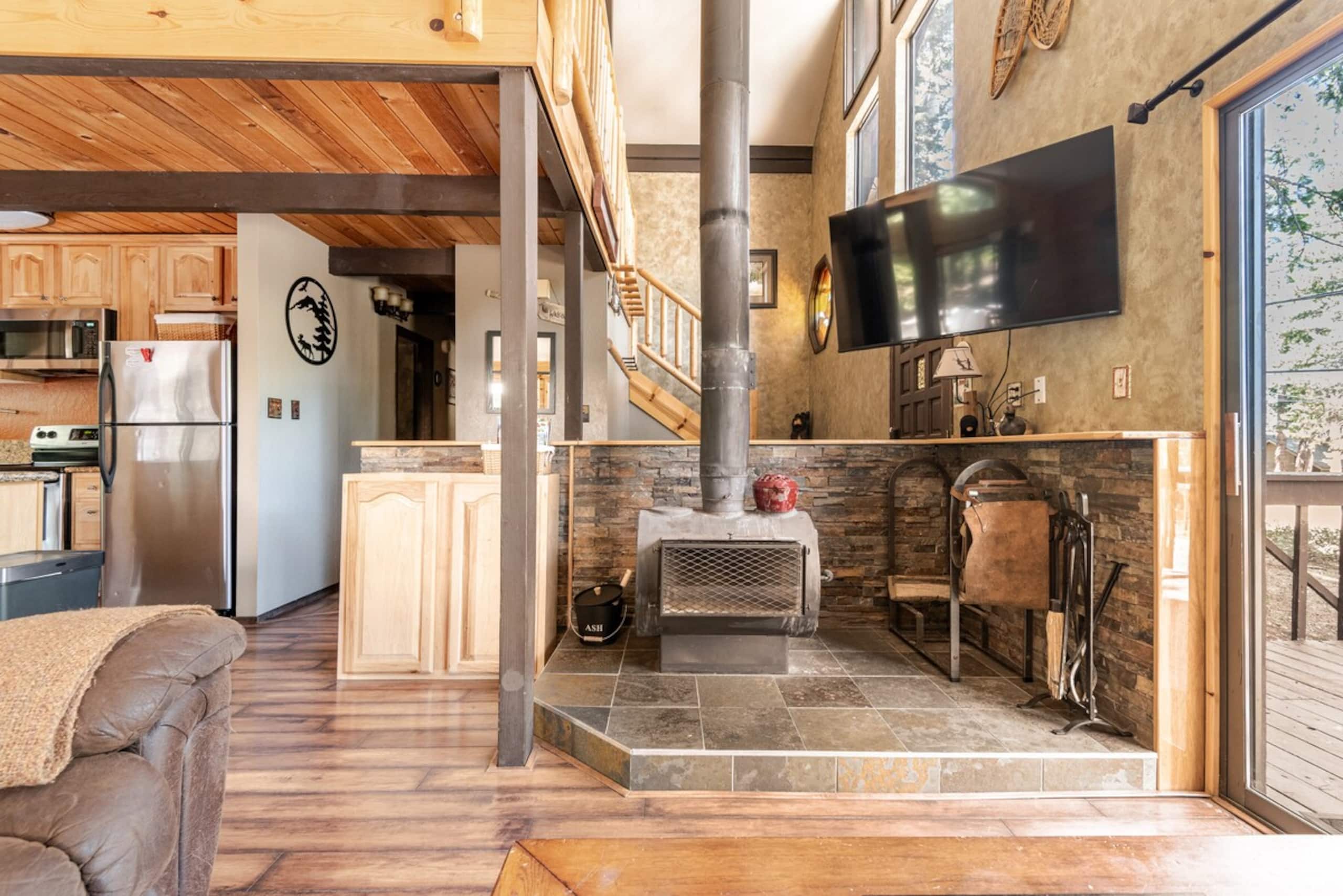 Truckee Adventure Cabin near Resorts + Restaurants - Photo 7