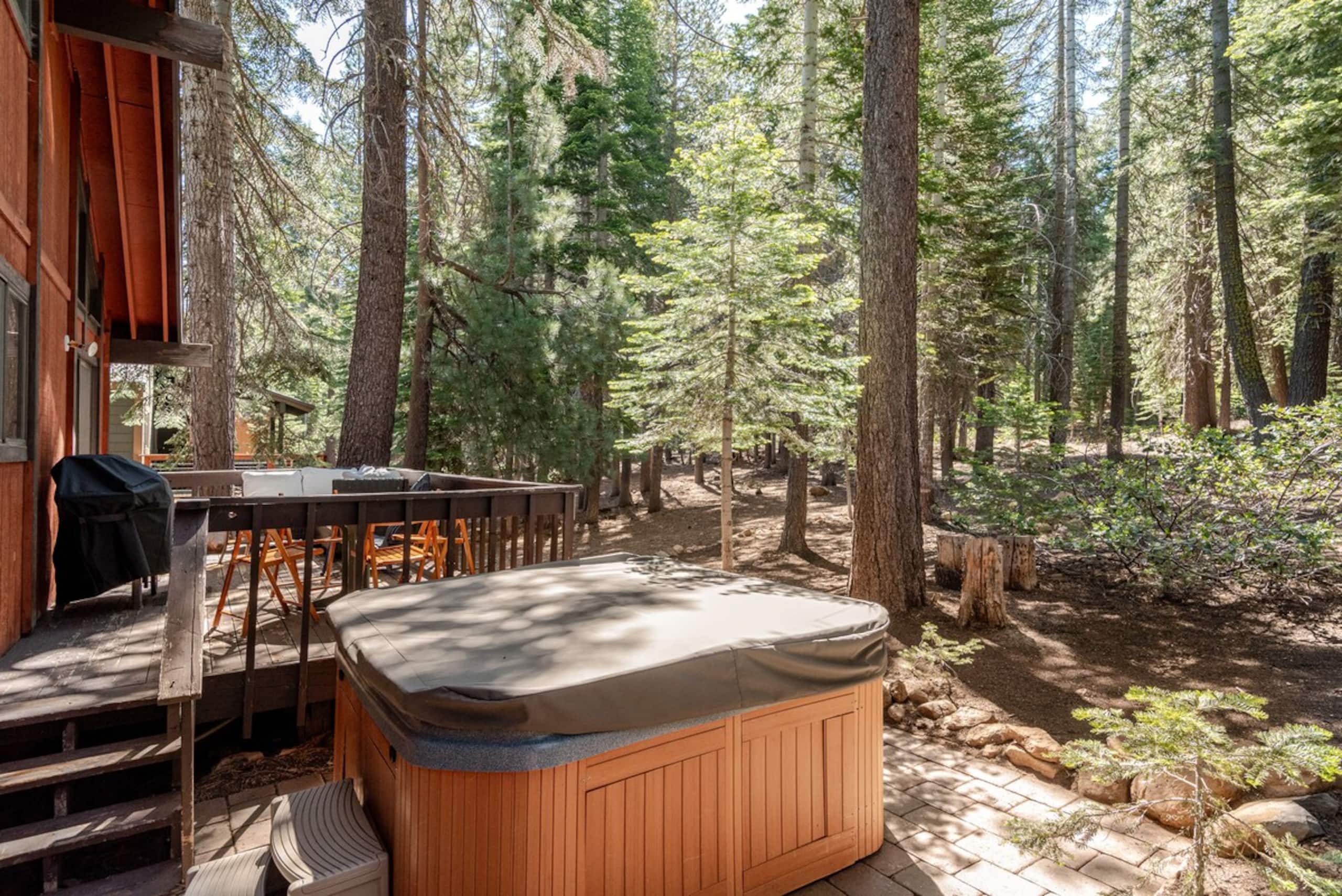 Truckee Adventure Cabin near Resorts + Restaurants - Photo 38
