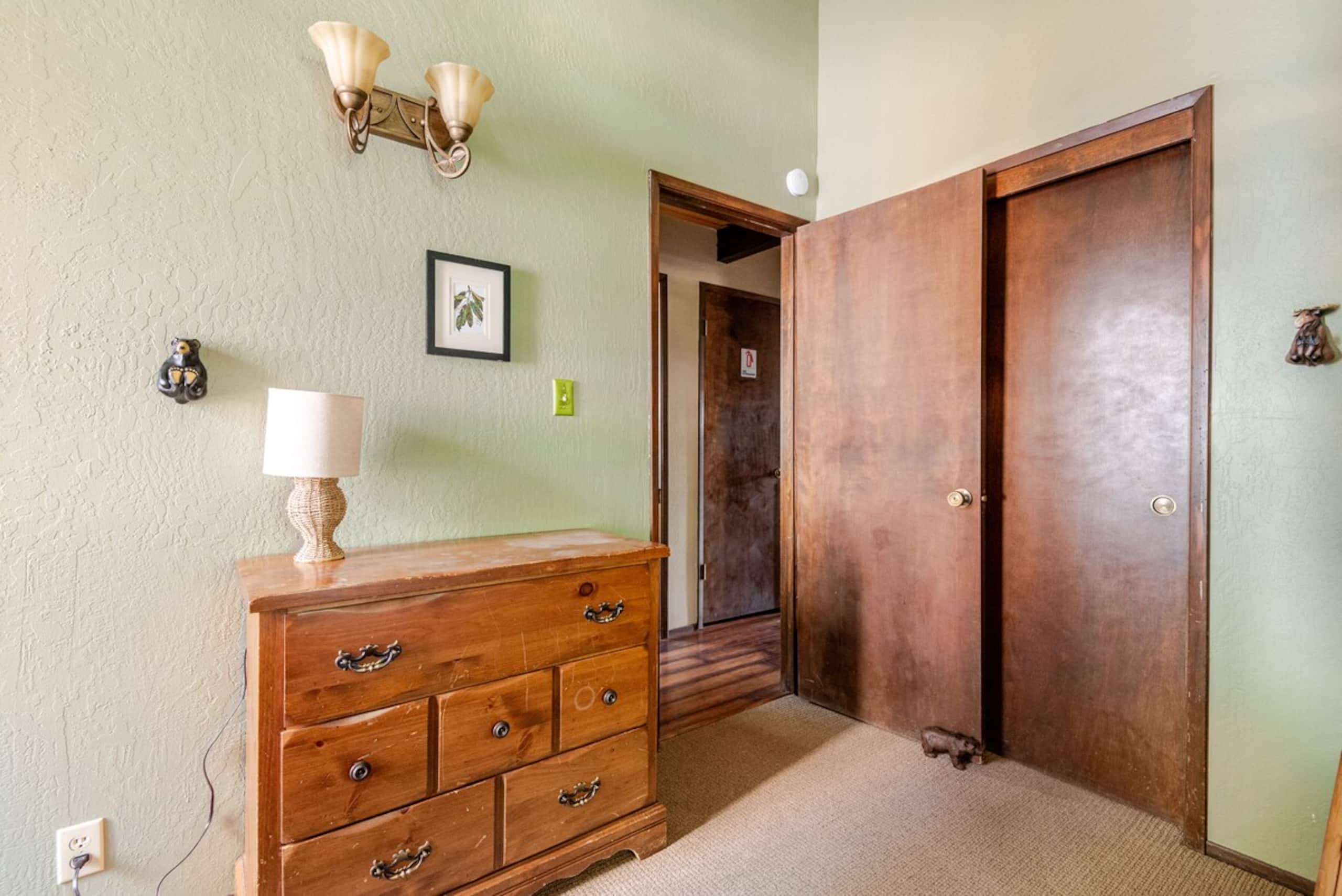 Truckee Adventure Cabin near Resorts + Restaurants - Photo 29