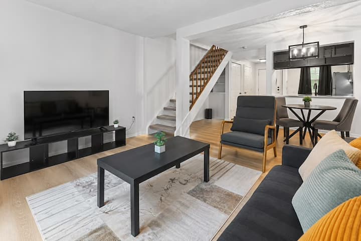 The Gunners Lake Gem | 2br Furnished Townhouse - Gaithersburg, MD