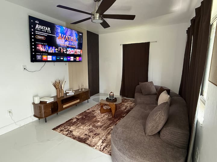High And Modern Home - North Miami Beach, FL
