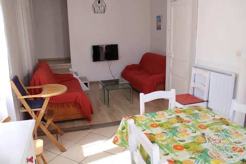 Top performing Airbnb: Villa 5 min walk to the beach in Valras Plage in Valras Plage