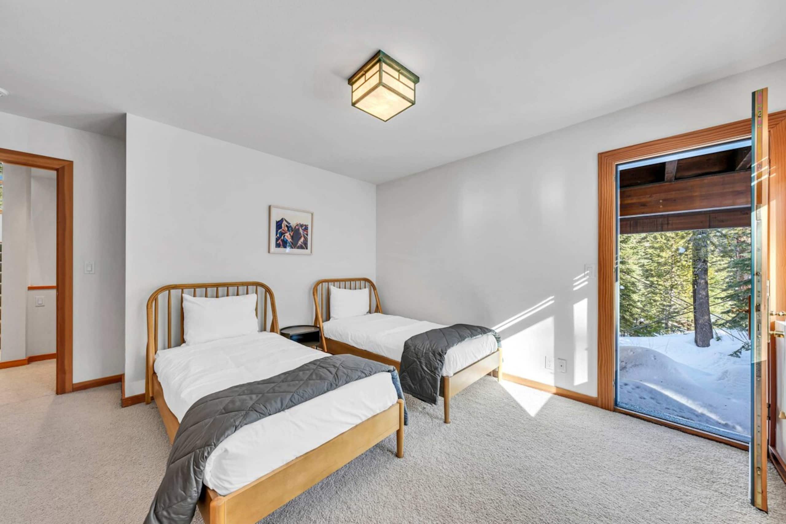 Pet-Friendly Home Deck, 1 Mile to Alpine Meadows - Photo 10
