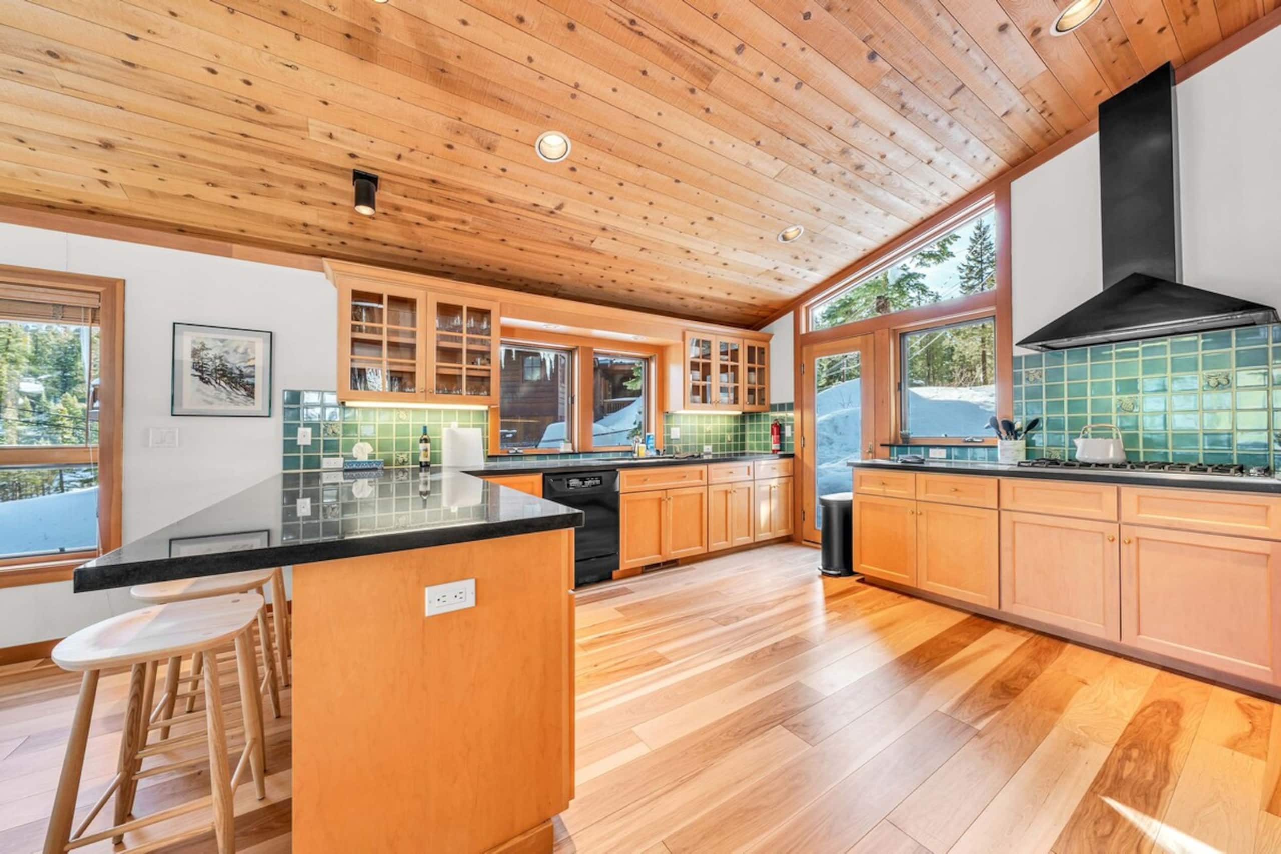 Pet-Friendly Home Deck, 1 Mile to Alpine Meadows - Photo 25