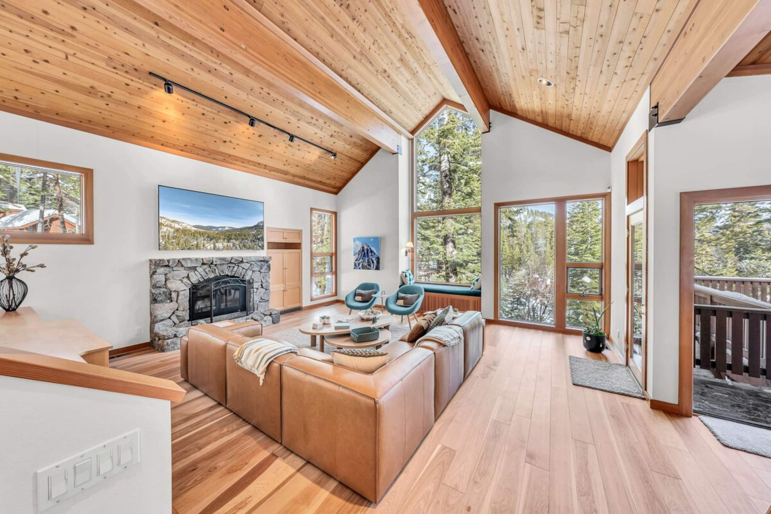 Pet-Friendly Home Deck, 1 Mile to Alpine Meadows - Photo 5