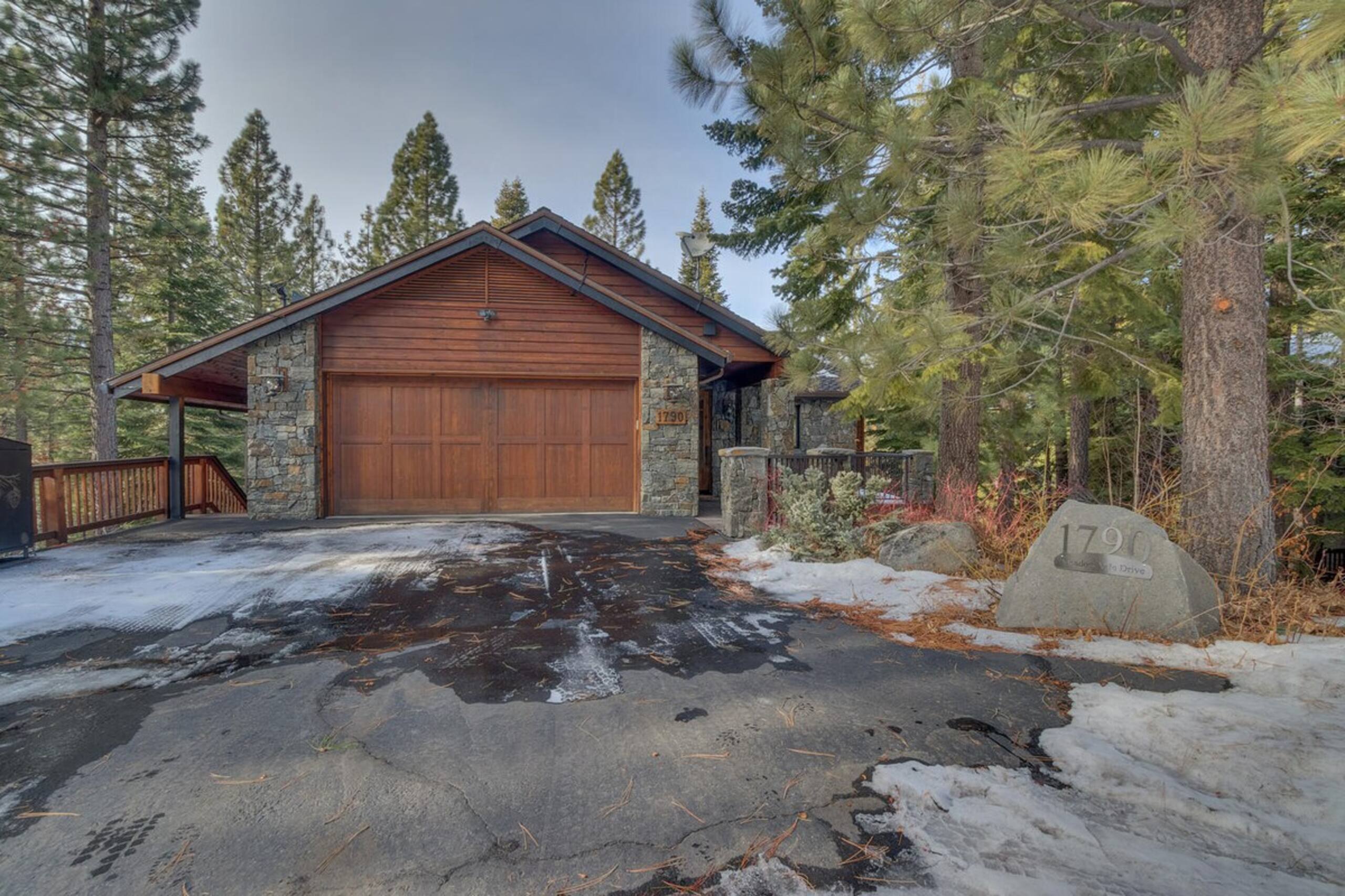 Mountain cabin near trail w/ hot tub - Photo 31