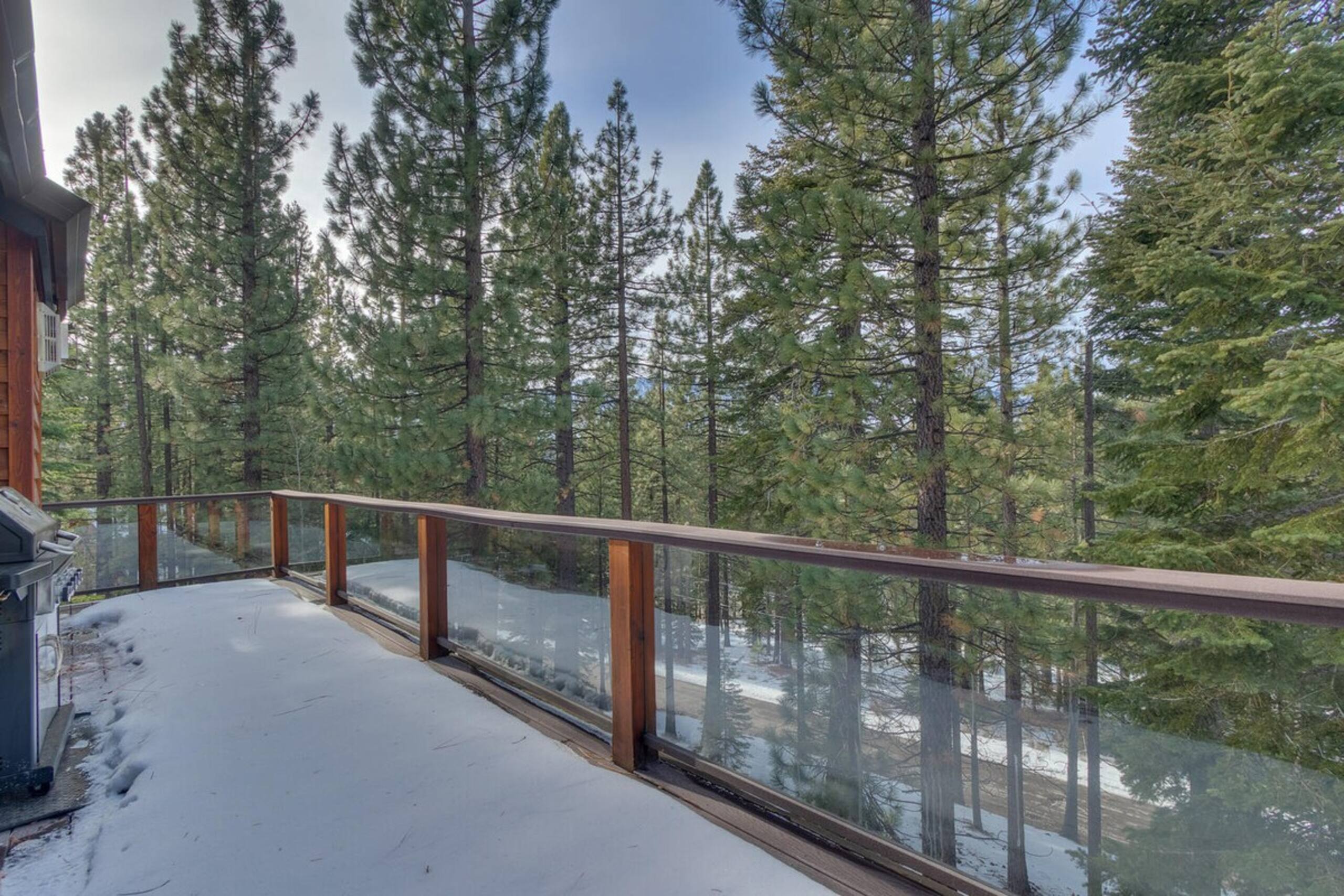 Mountain cabin near trail w/ hot tub - Photo 29