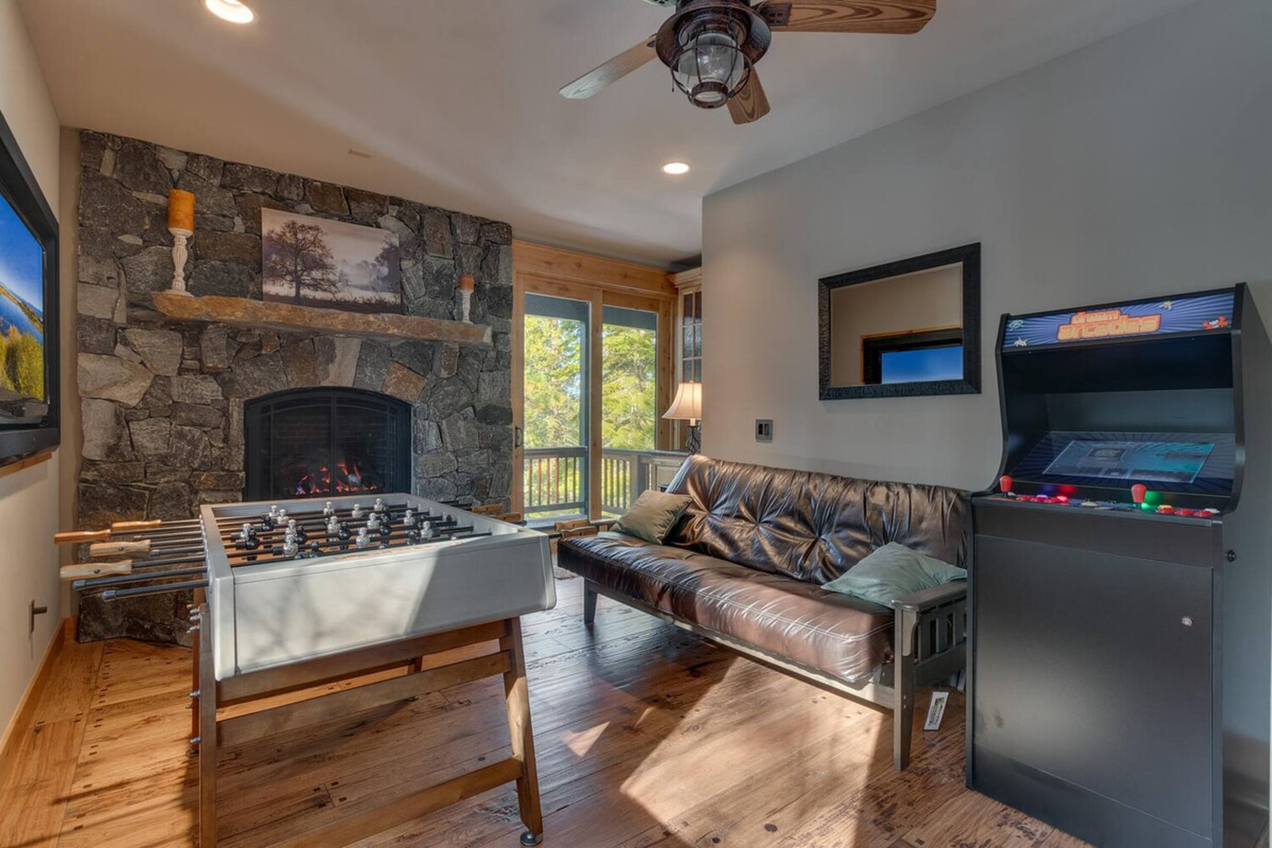 Mountain cabin near trail w/ hot tub - Photo 20