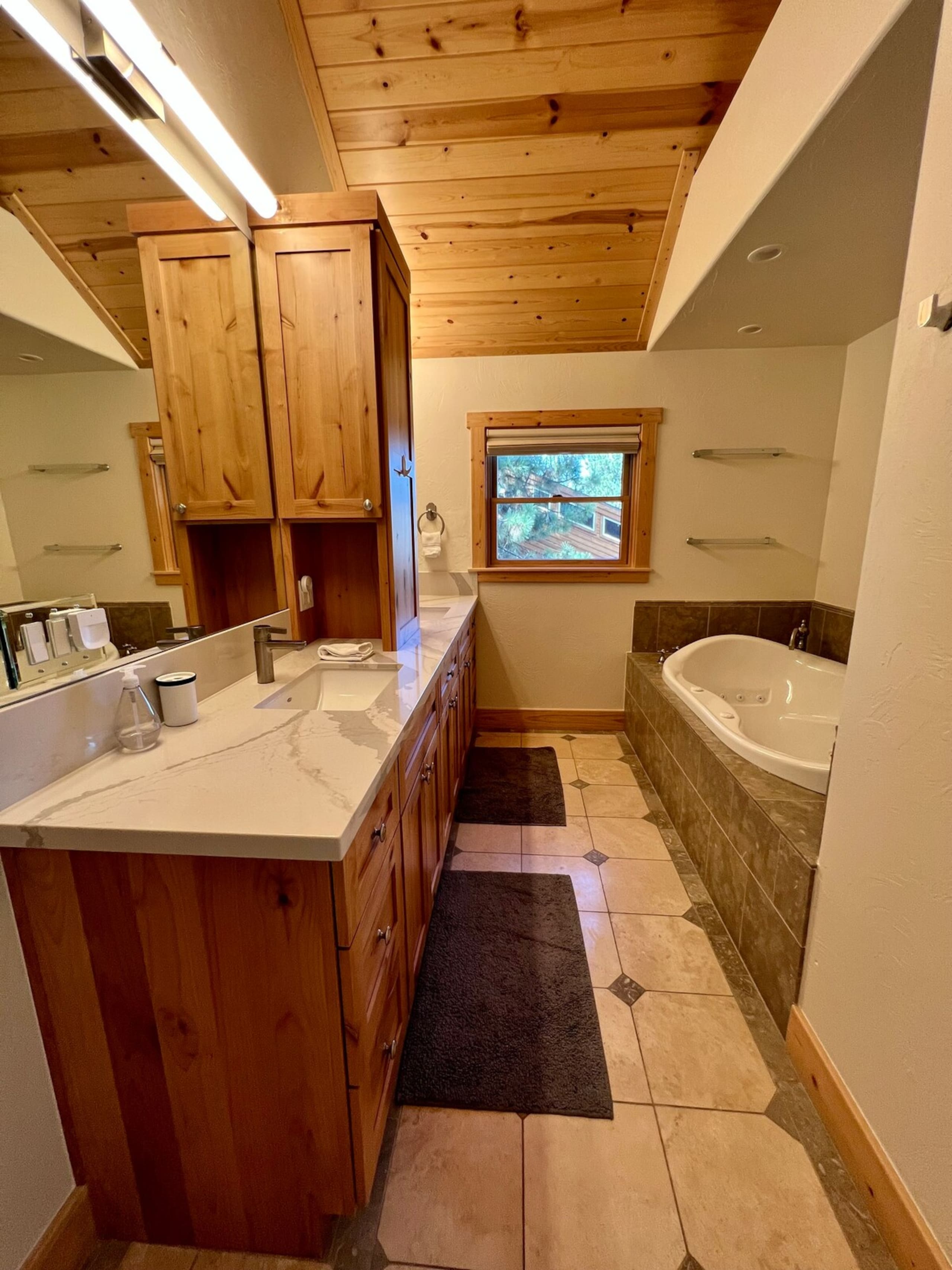 Northstar Family Home/Shuttle to Ski & More - Photo 19