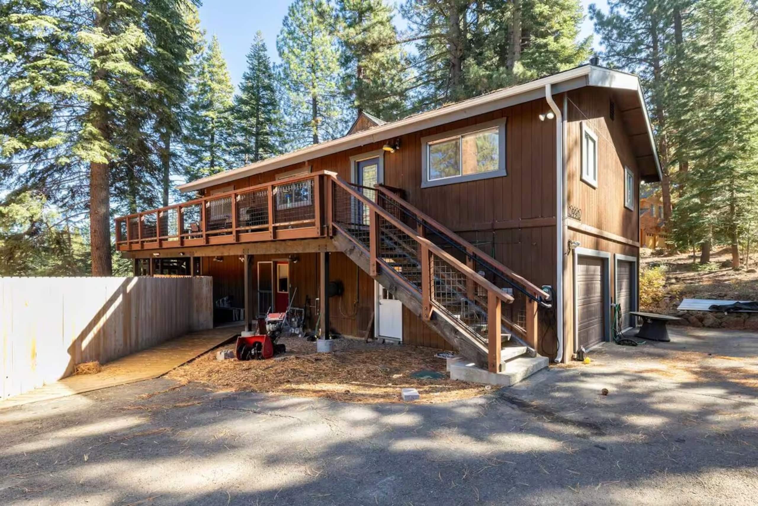 Modern Mountain Escape (Upper Level) Hot Tub/Pups - Photo 25