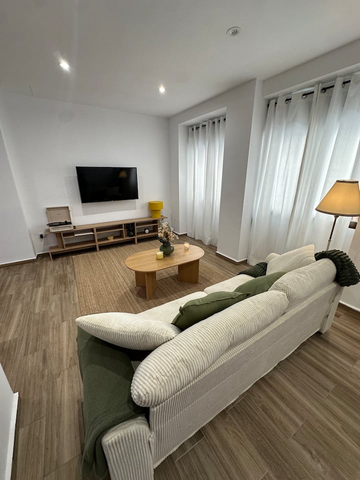 Elegante Apartamento Totalmente Reformado. - Ayora