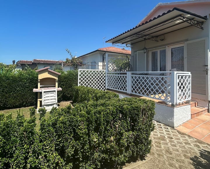 Appartamento Indipendente Con Giardino E Piscina - Pietrasanta