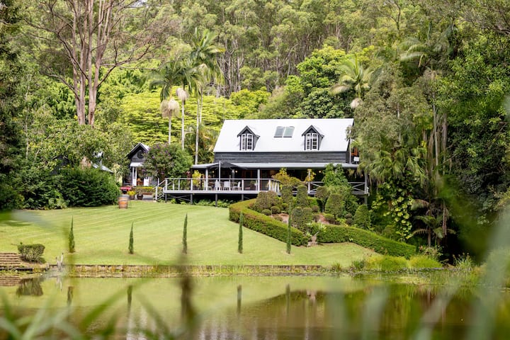 New Beautiful Bridgwater Estate On 10 Acres - Pomona