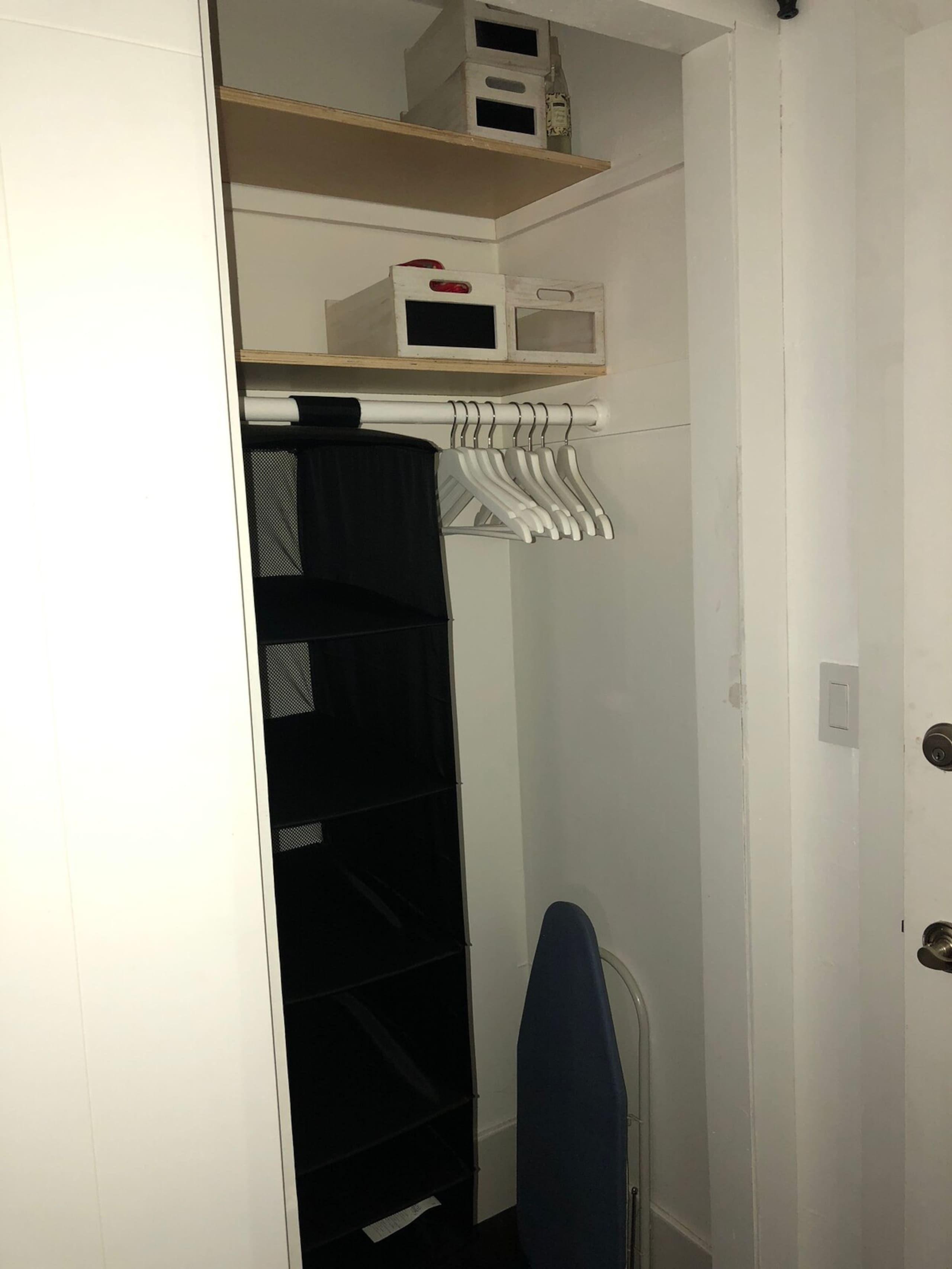 Elite Designer Modern Suite Private Entrance/Patio - Photo 9