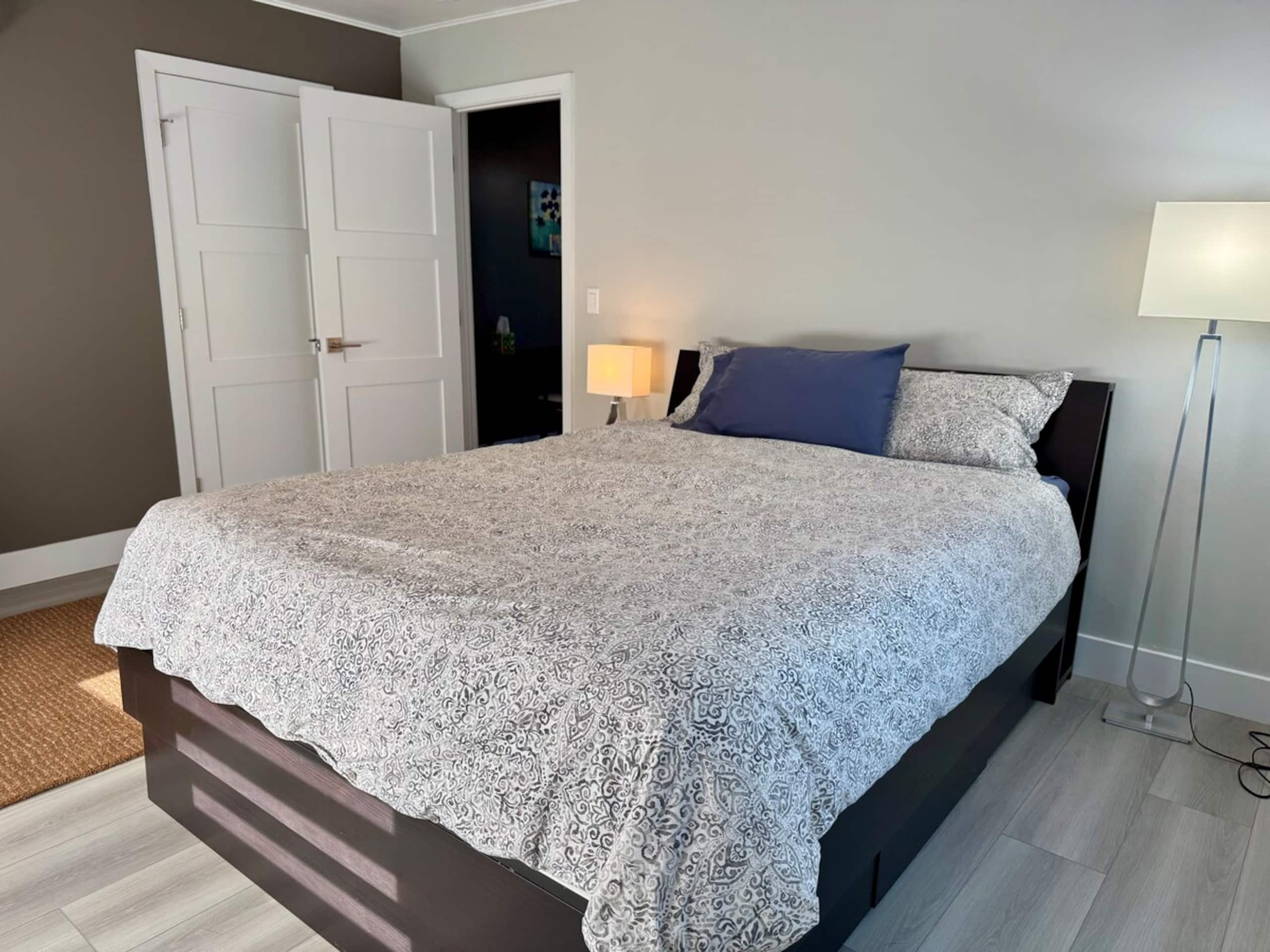 Turquoise 1-bedroom Downtown Palo Alto w/AC - Photo 11