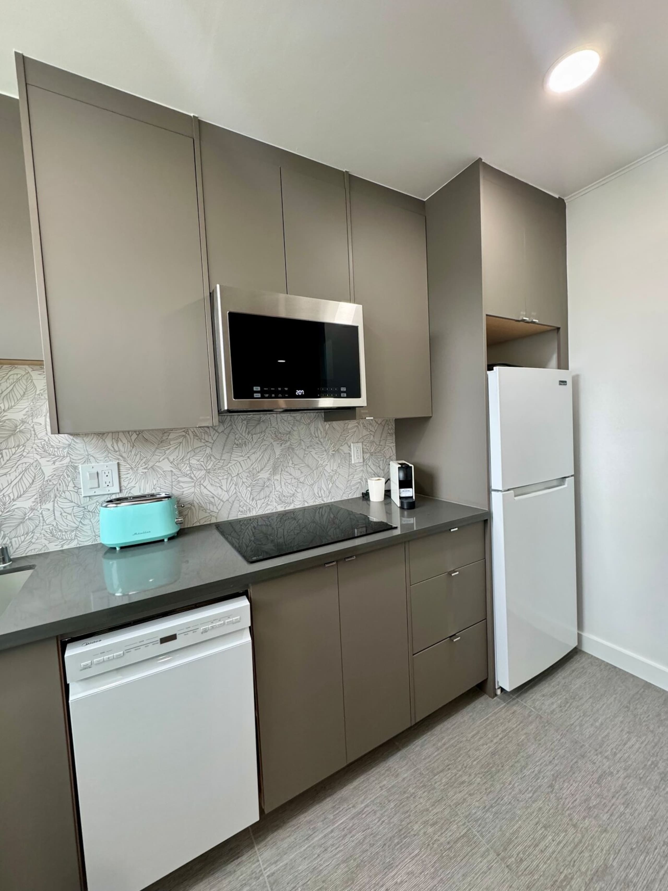 Turquoise 1-bedroom Downtown Palo Alto w/AC - Photo 10
