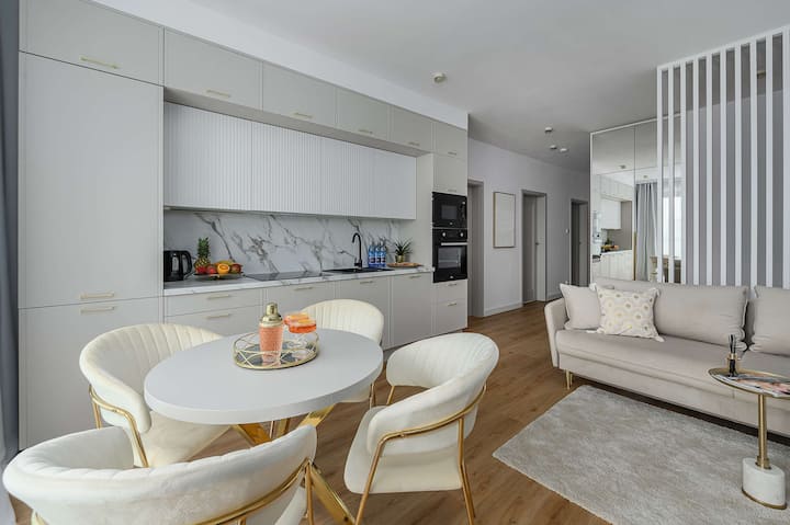 Lumina | Lux 3br Apart With Parking | Balcony | Ac - Warsaw