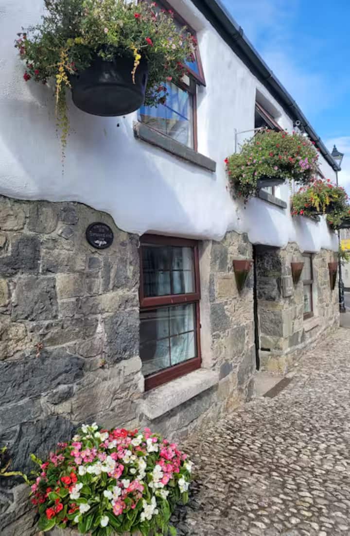 Charming Character Cottage In The Heart Of Mullion - Kynance Cove