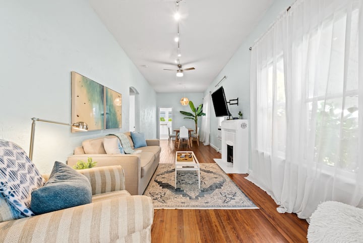 2br Lake Worth Beach Bungalow | Near Downtown - Lake Worth, FL